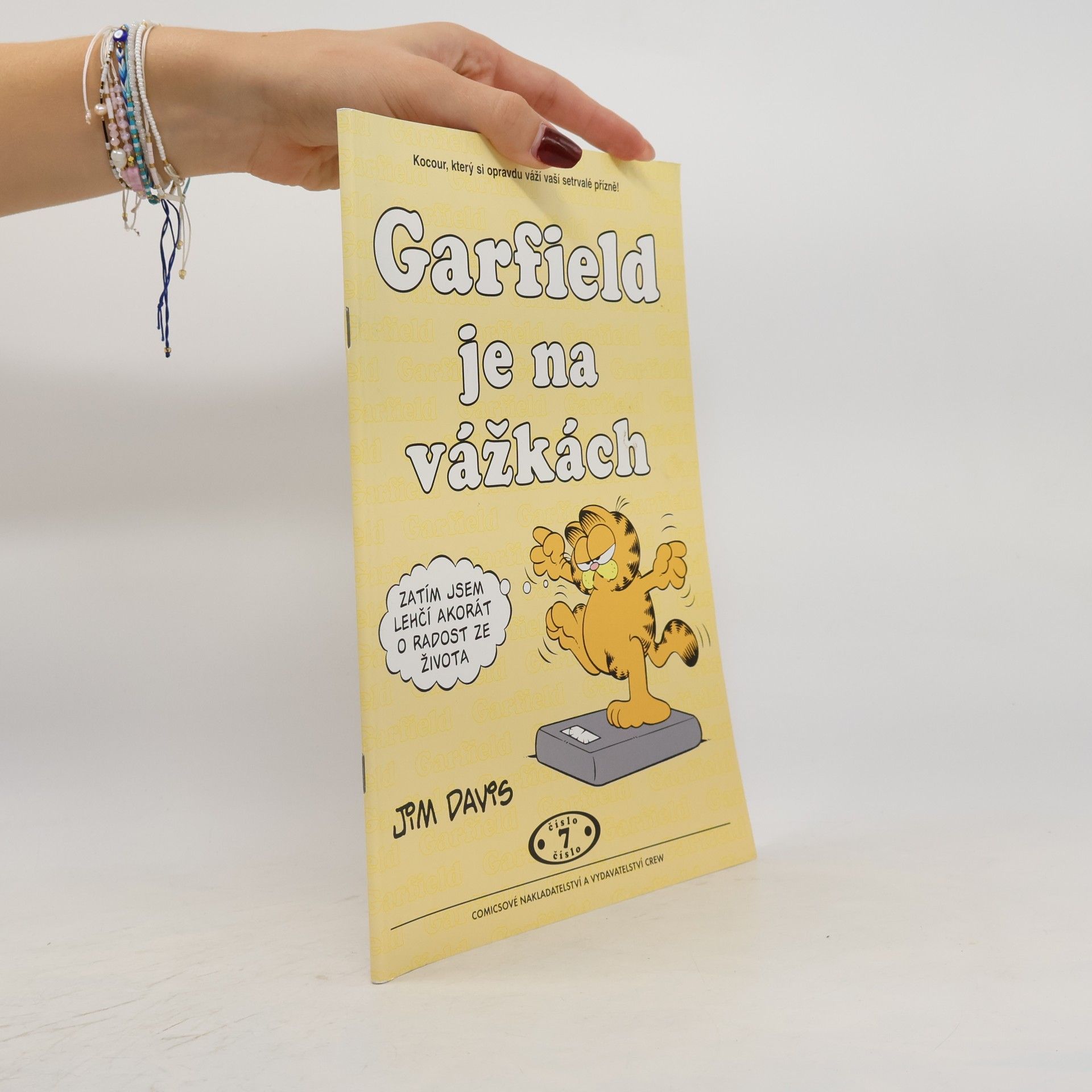 Jim Davis Garfield je na vážkách