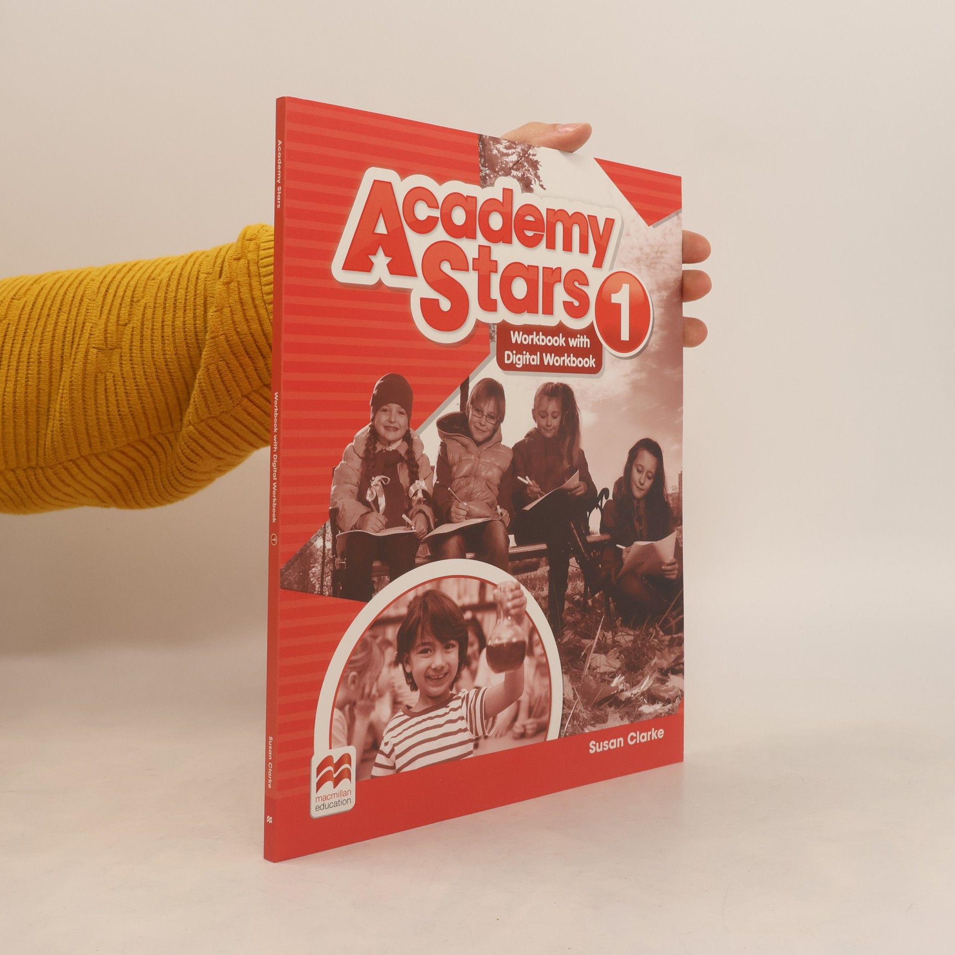 Susan Clarke Academy Stars 1 WB + kod online MACMILLAN