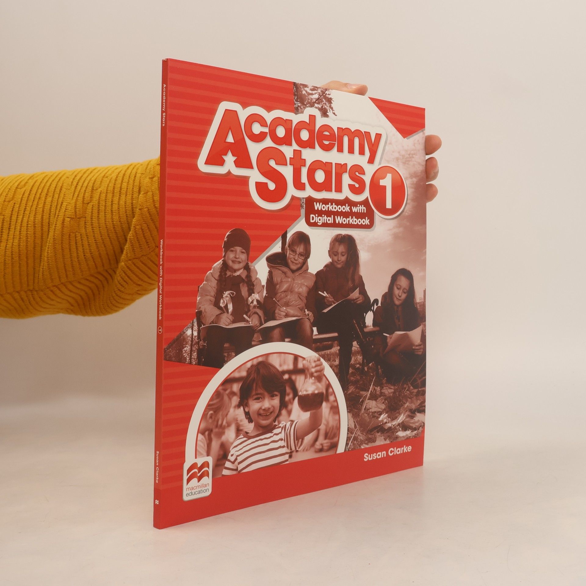 Susan Clarke Academy Stars 1 WB + kod online MACMILLAN