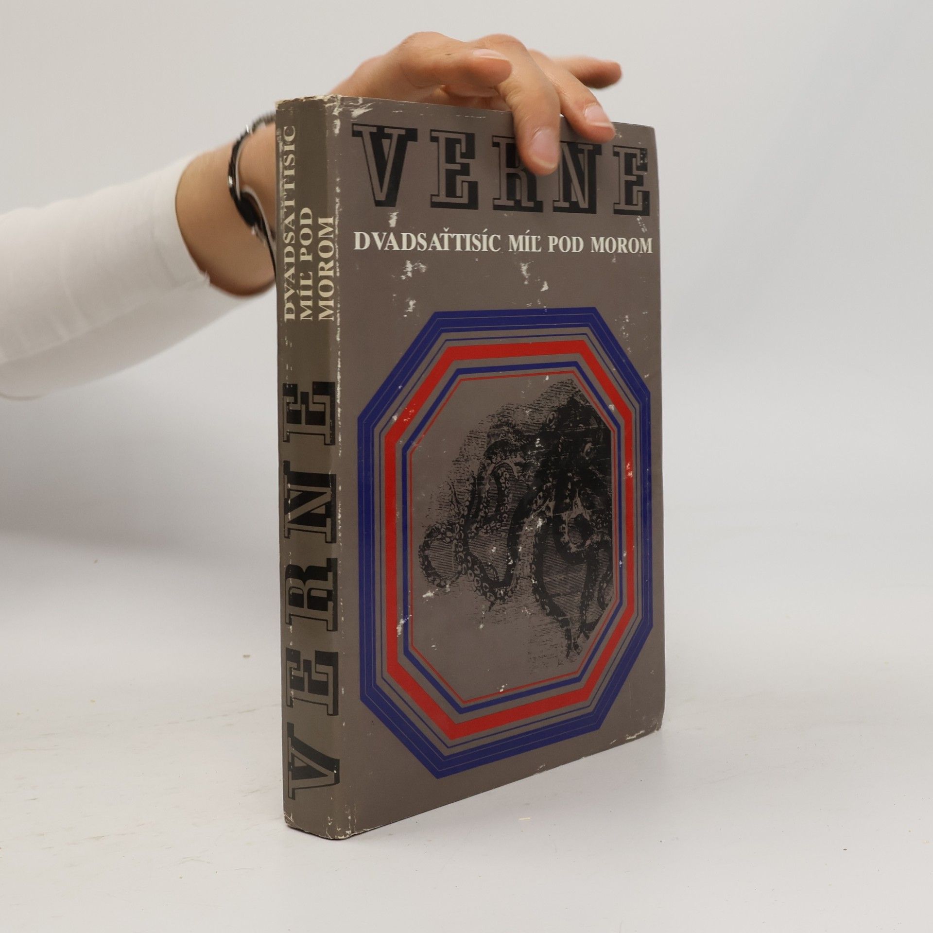 Jules Verne Dvadsaťtisíc míľ pod morom
