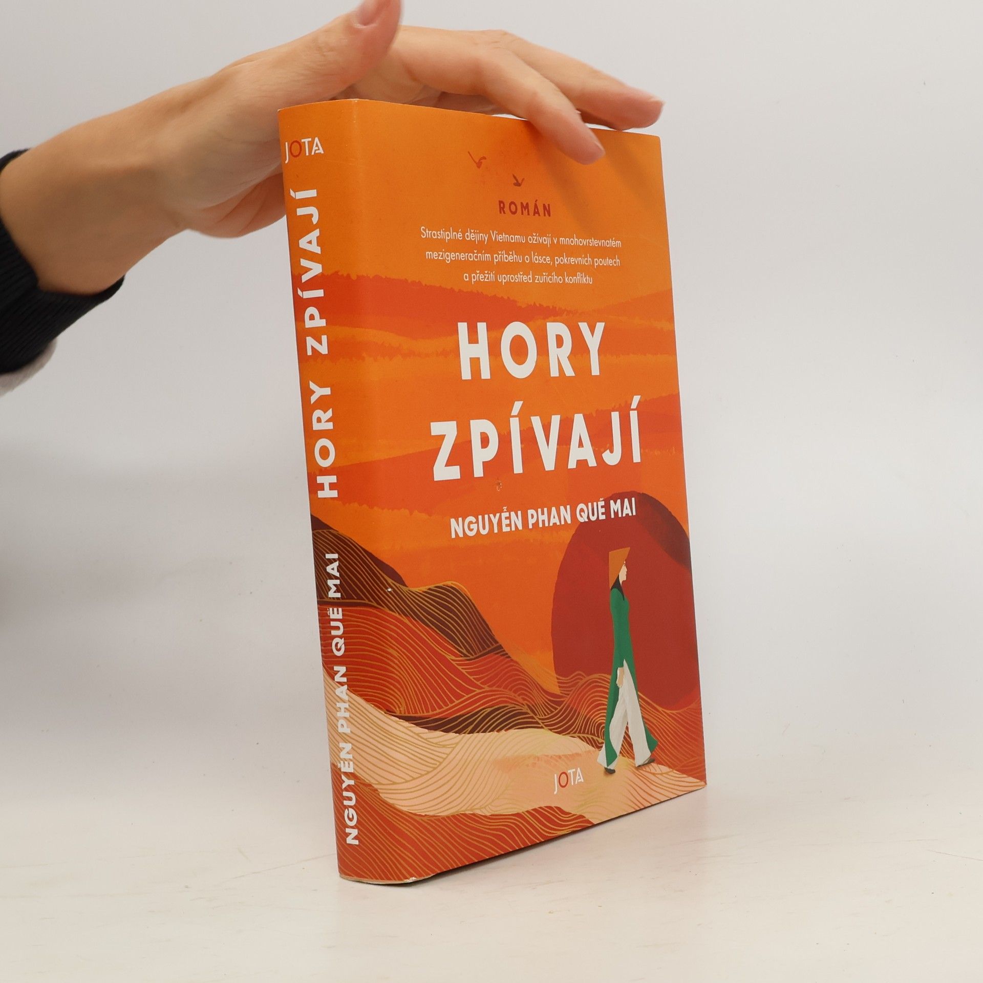 Nguyễn Phan Quế Mai Hory zpívají