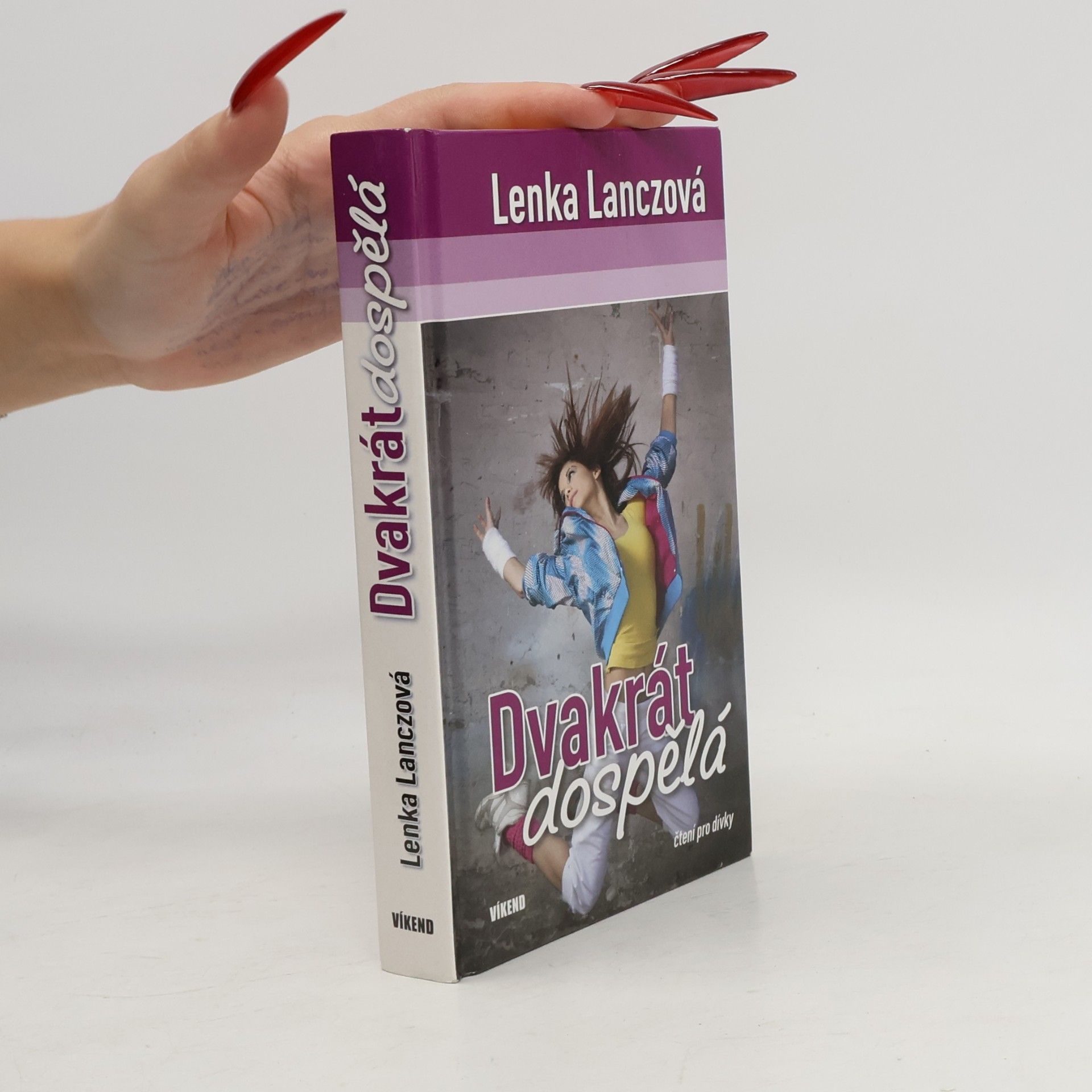 Lenka Lanczová Dvakrát dospělá