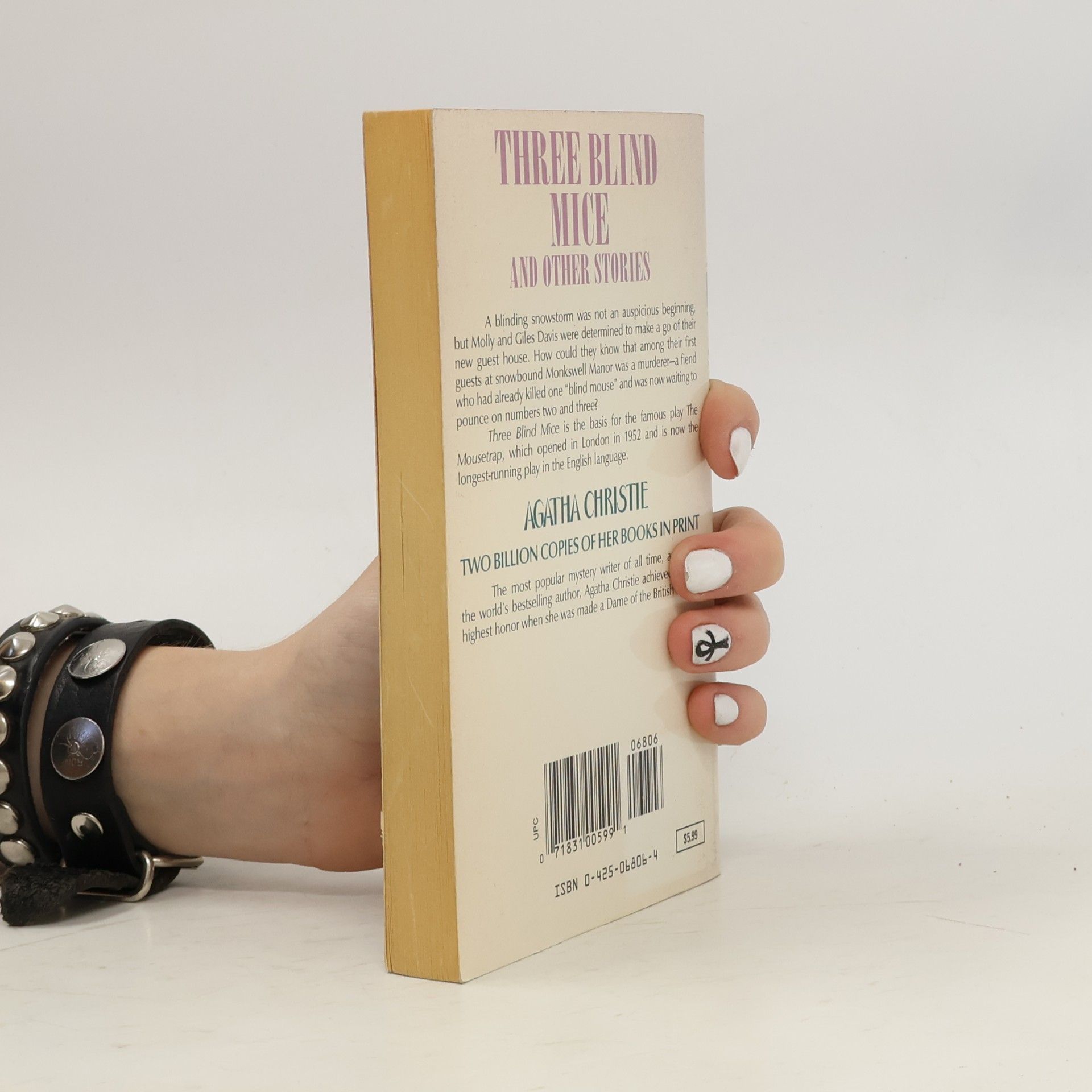 Agatha Christie Three Blind Mice and Other Stories