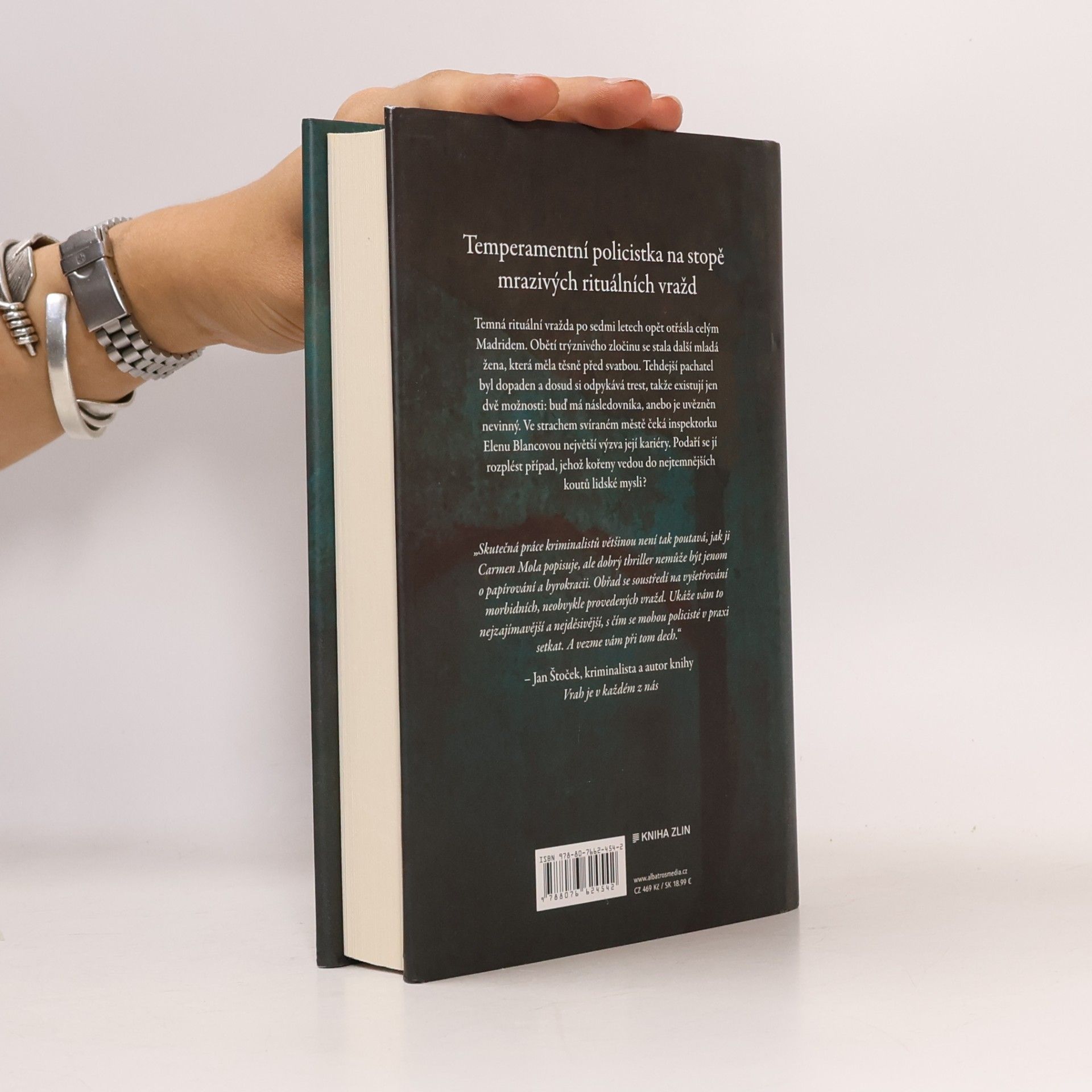 Carmen Mola Obřad