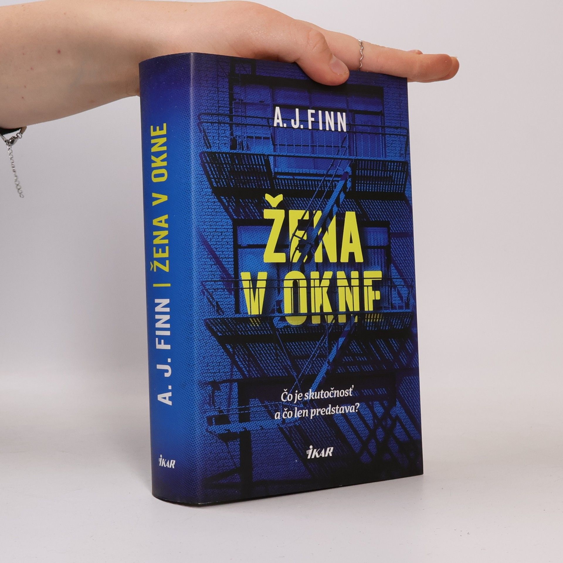 A. J. Finn Žena v okne