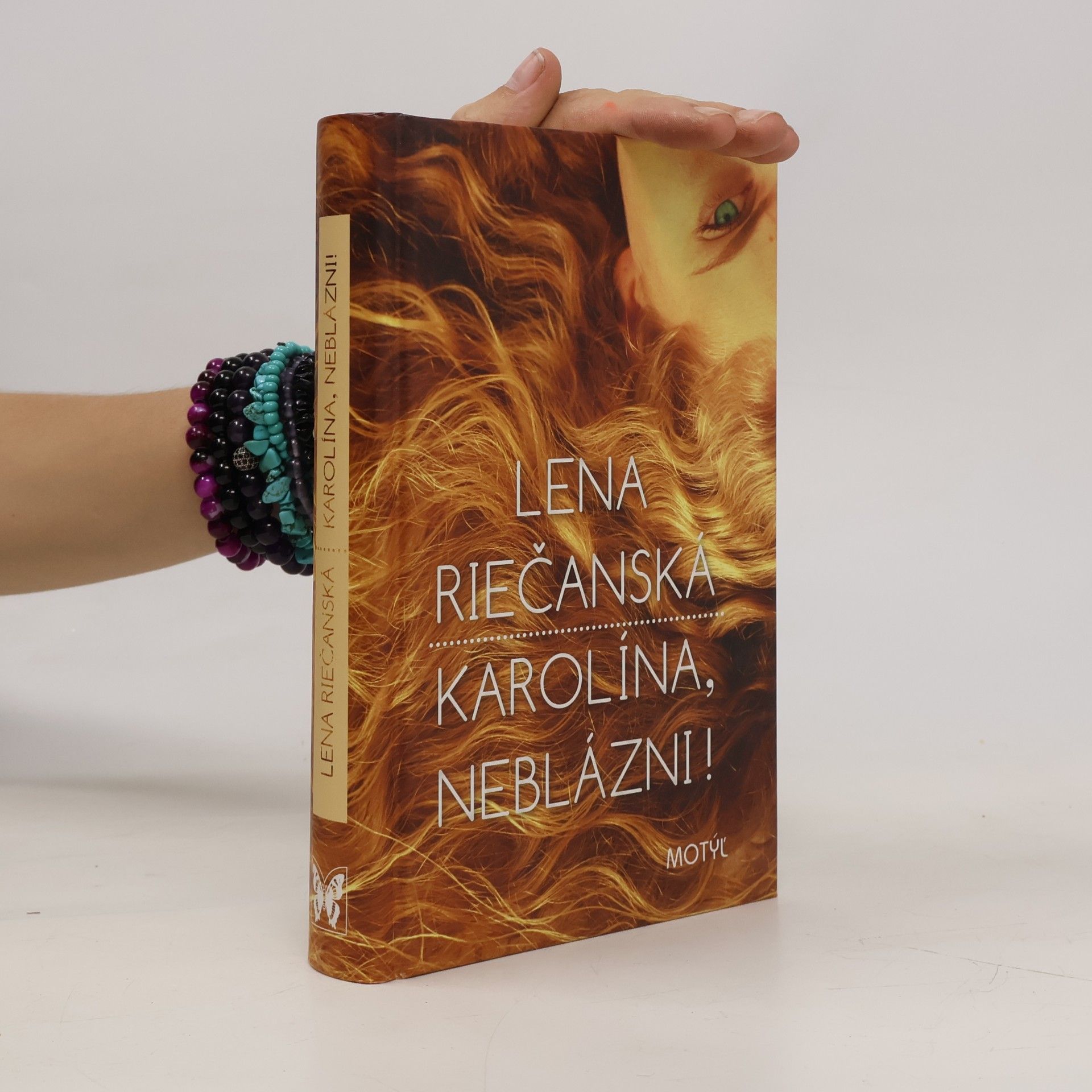 Karolína, neblázni!