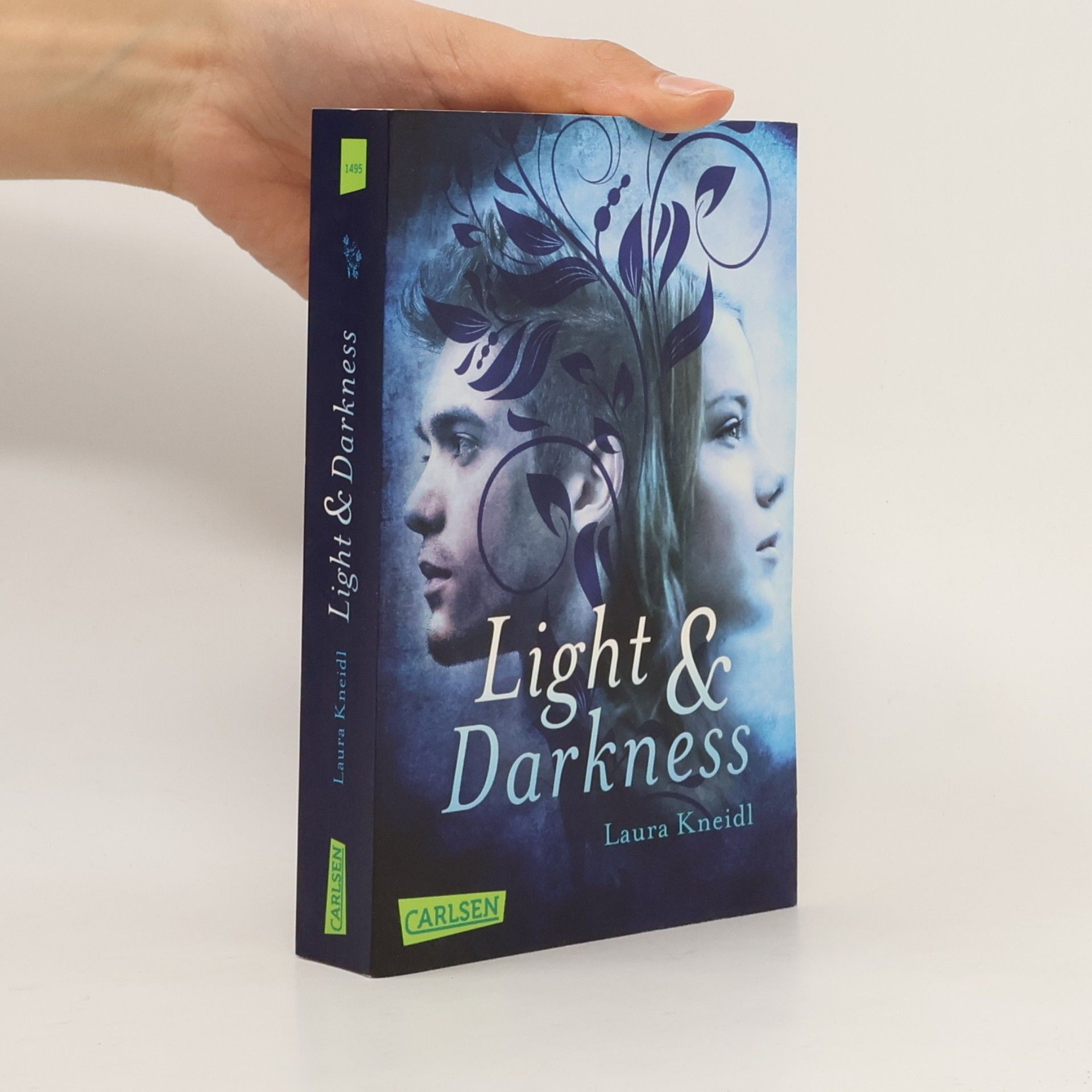 Laura Kneidl Light & darkness