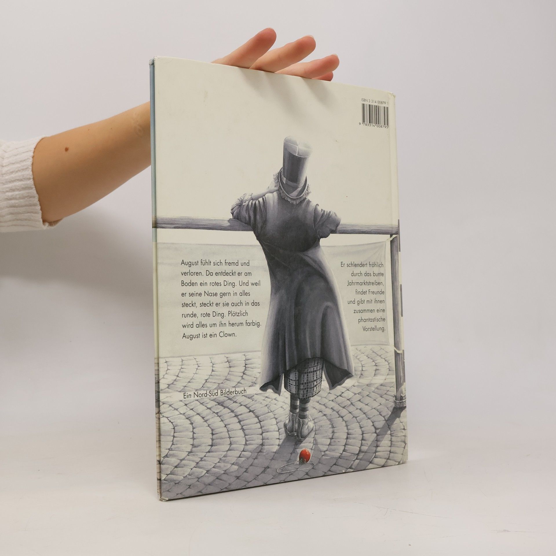 Maura Fazzi August und das rote Ding