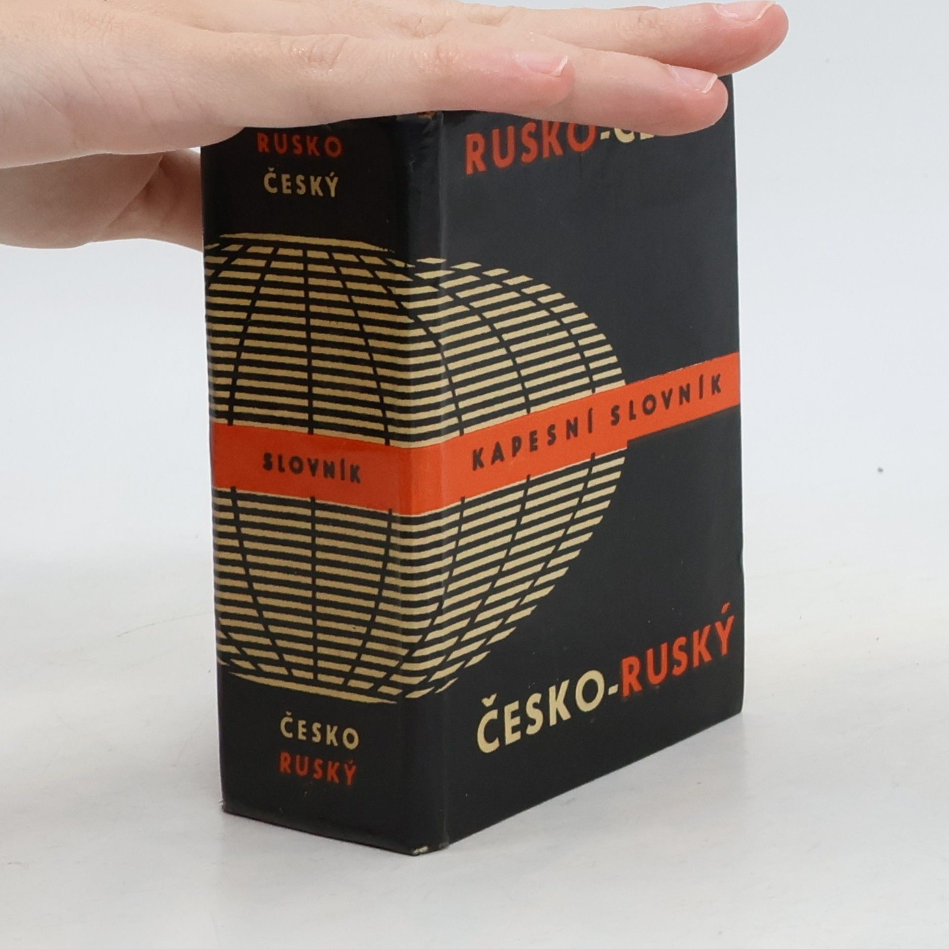 Dr. Věra Kolafová Rusko-český a česko-ruský slovník
