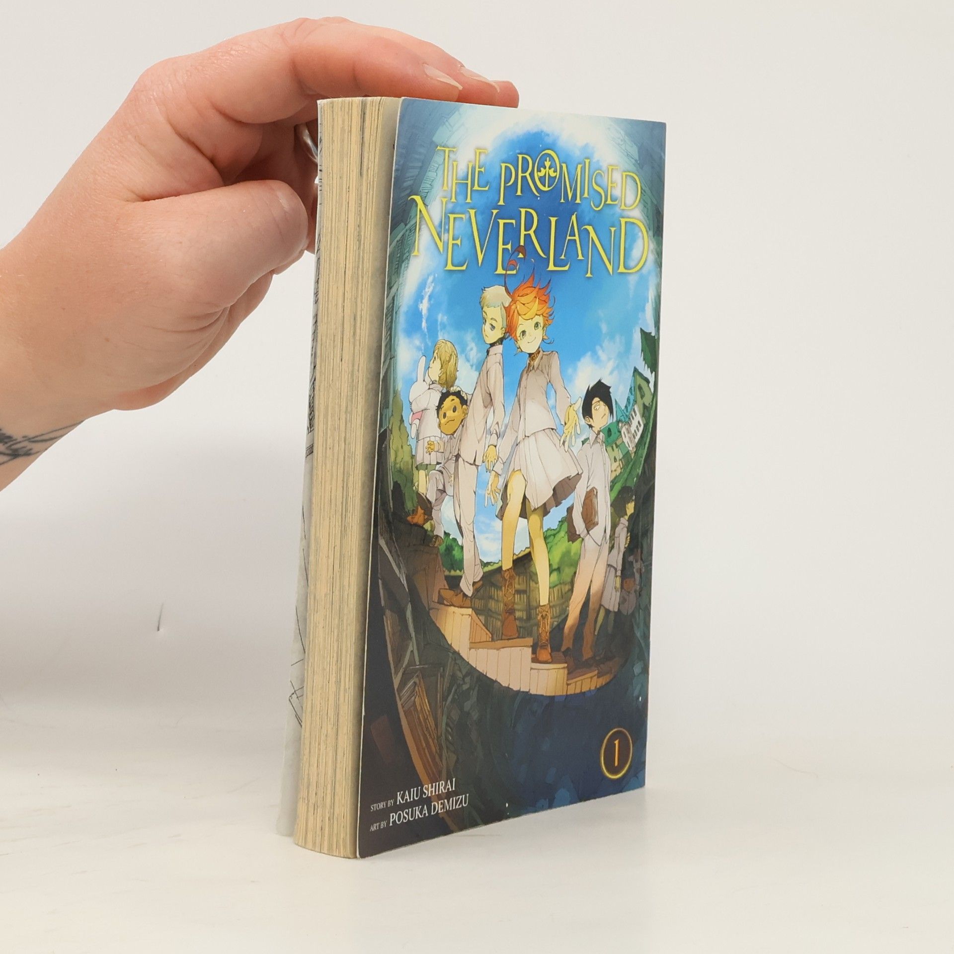Kaiu Širai The Promised Neverland vol. 1