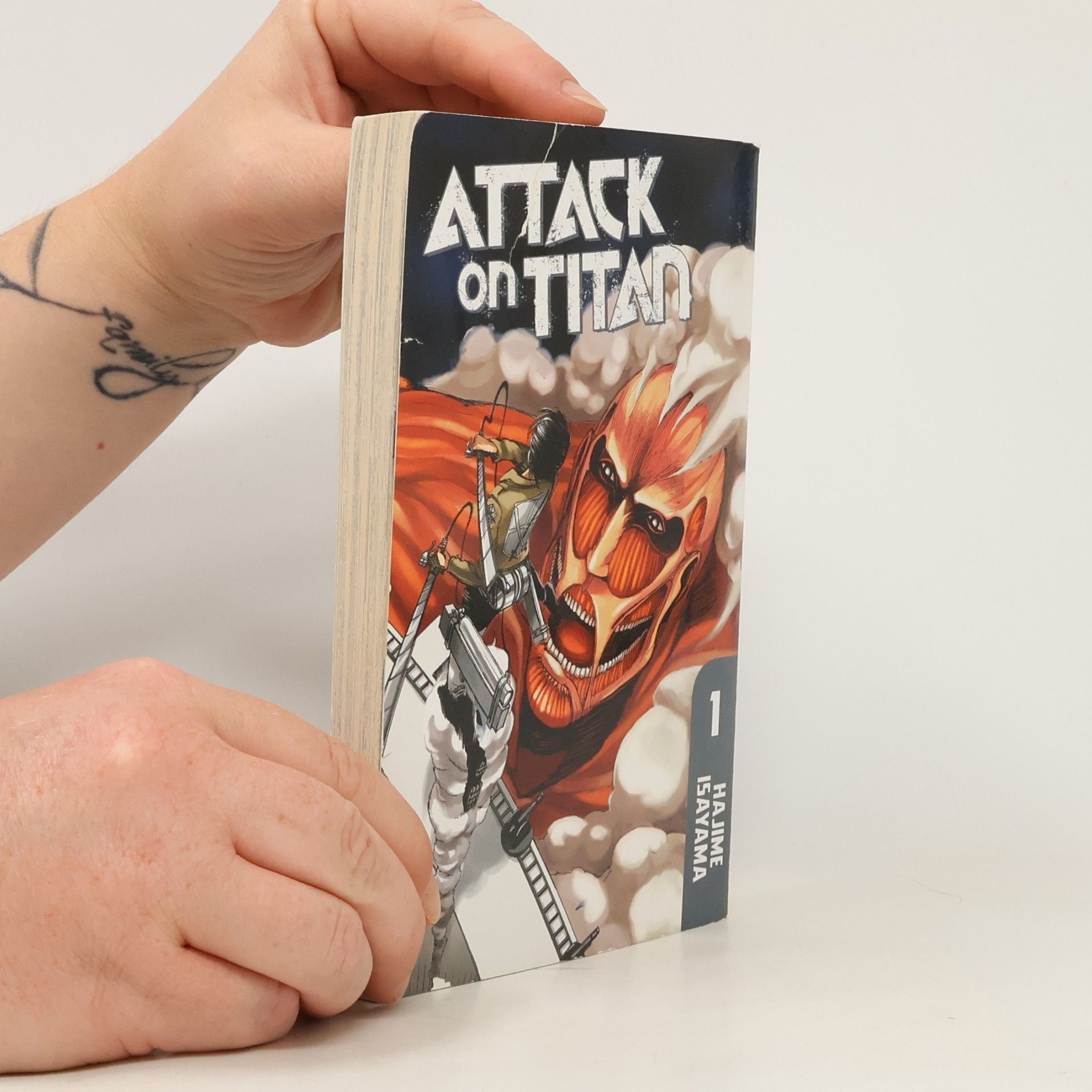 Hajime Isayama Attack on Titan vol. 1
