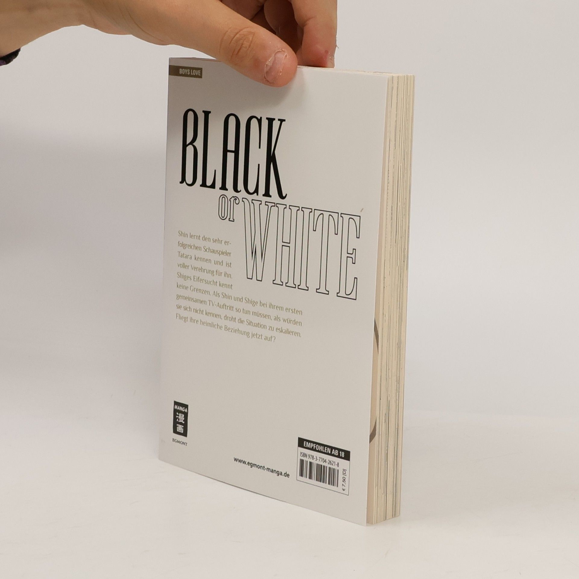Sachimo Black or White 03