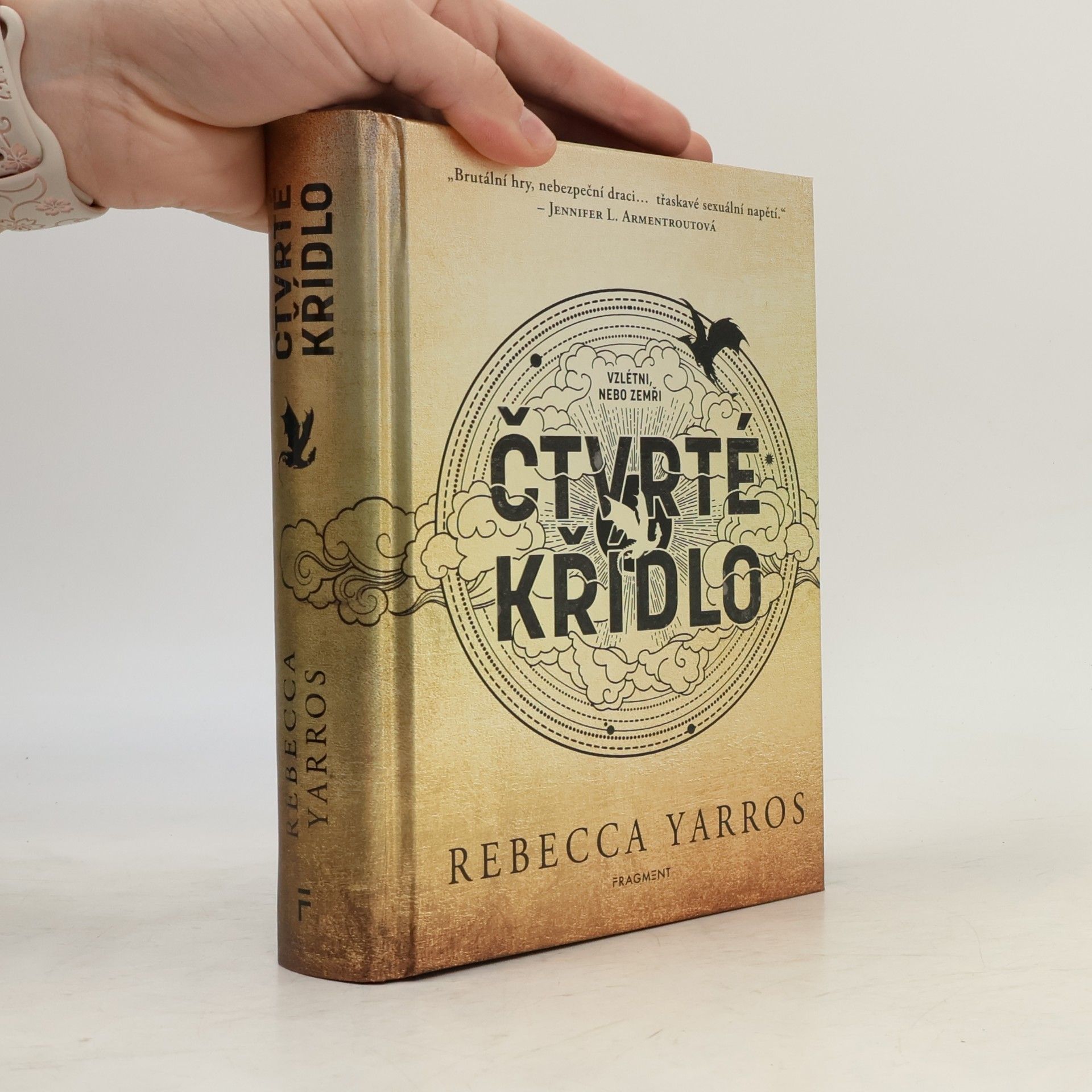 Rebecca Yarros Čtvrté křídlo