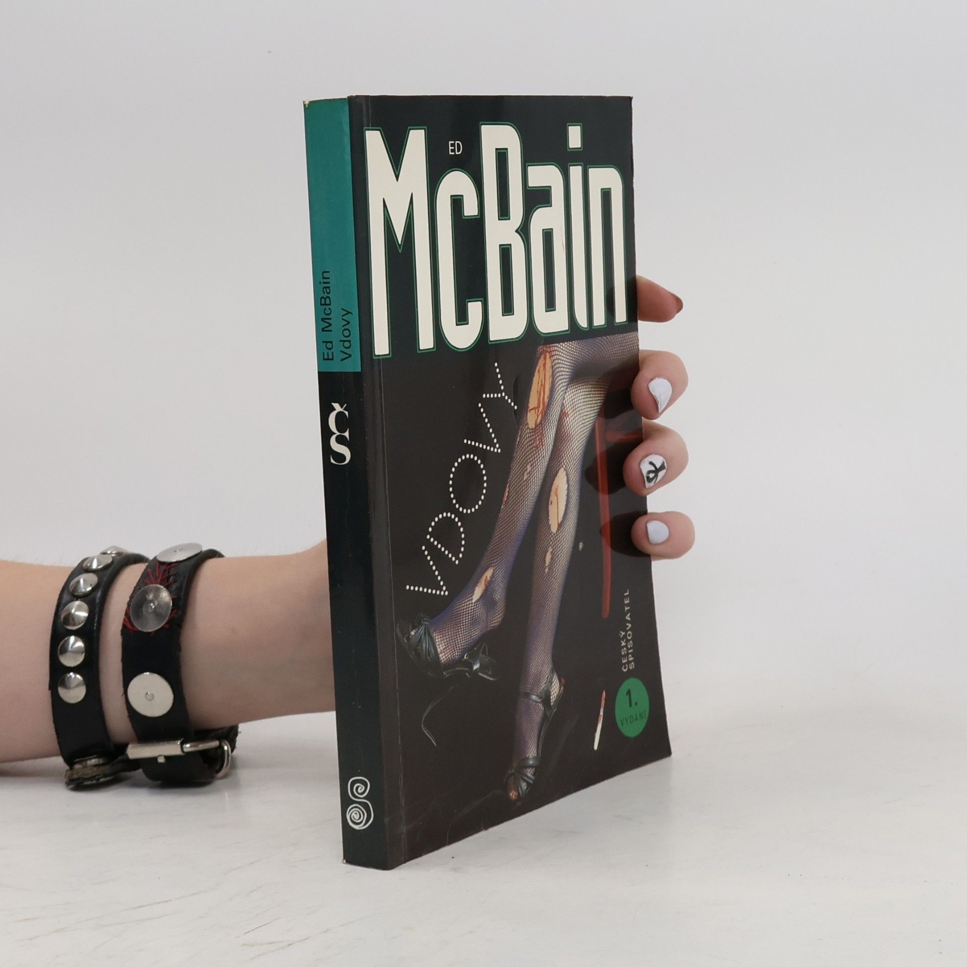 Ed McBain Vdovy : příběh z 87. policejního revíru