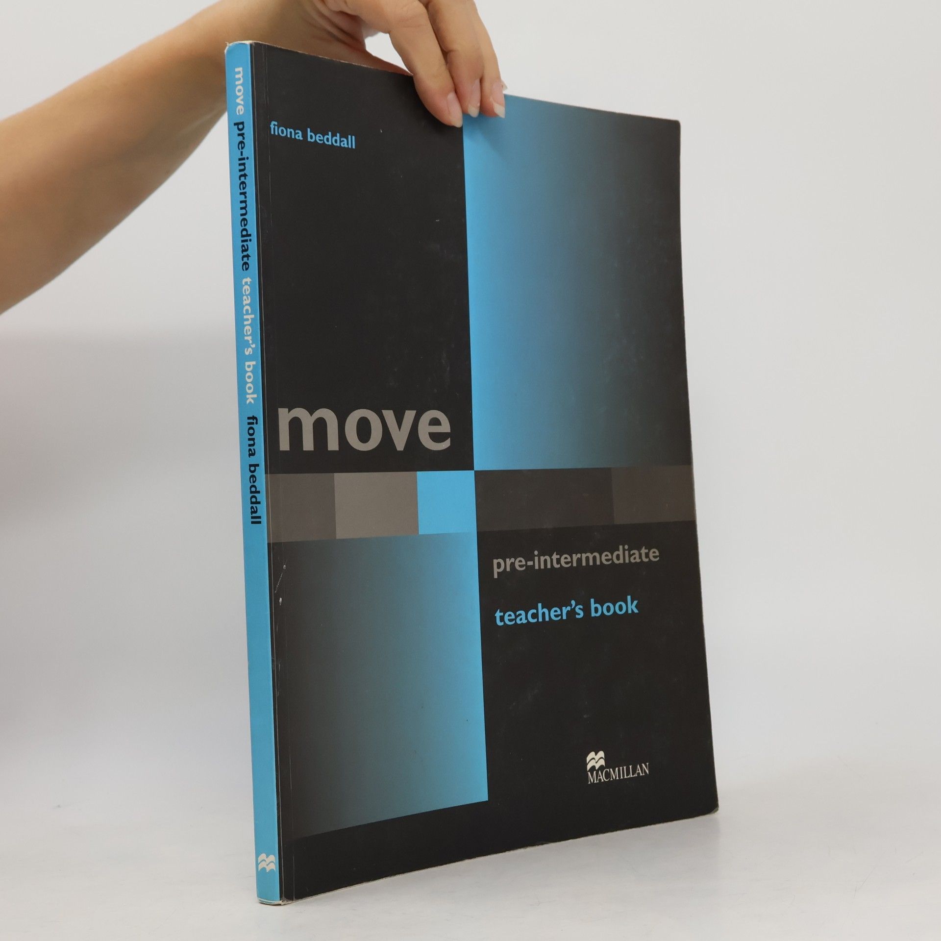 Peter Maggs Move : pre-intermediate : coursebook