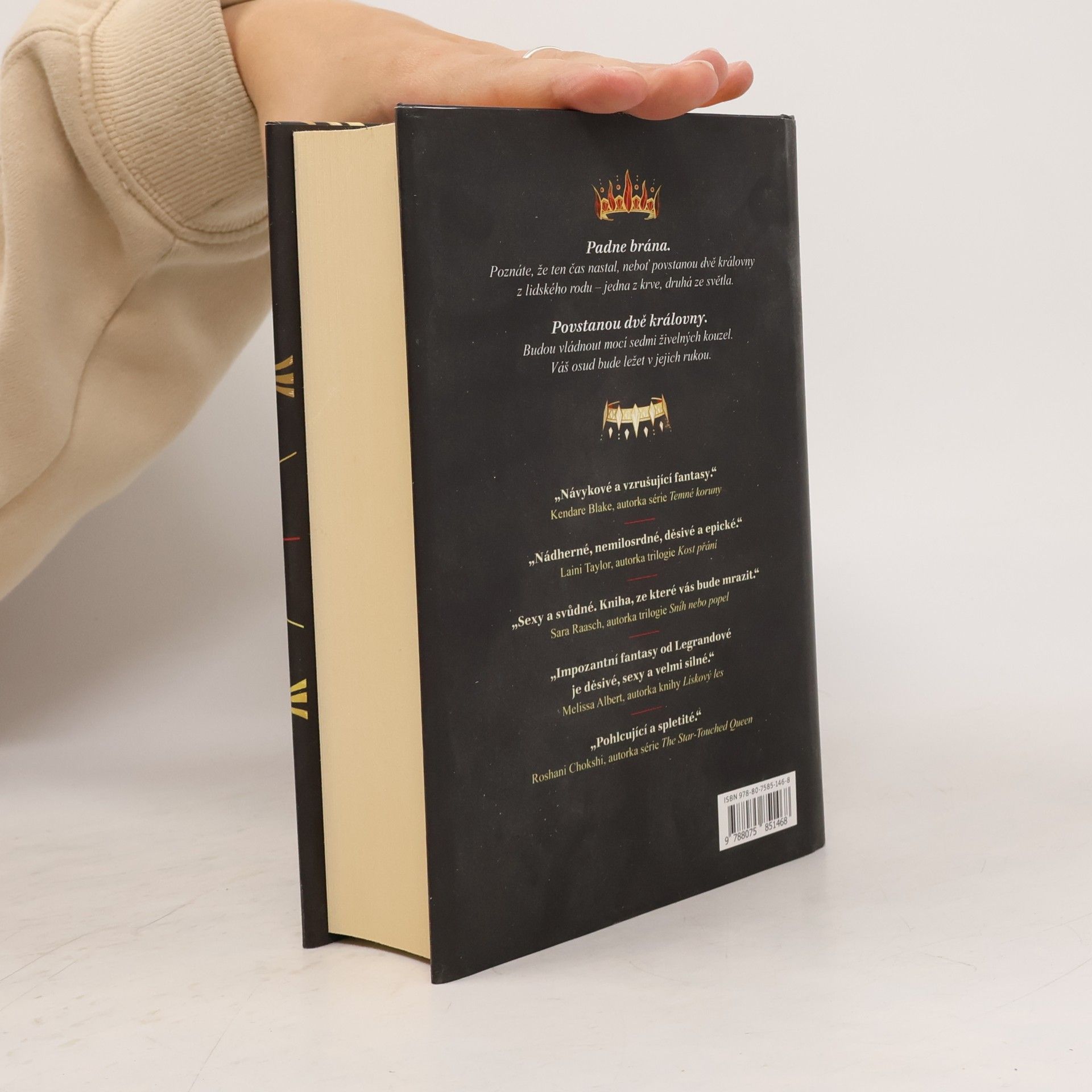 Claire Le Grand Furyborn. Trilogie Empirium - kniha první