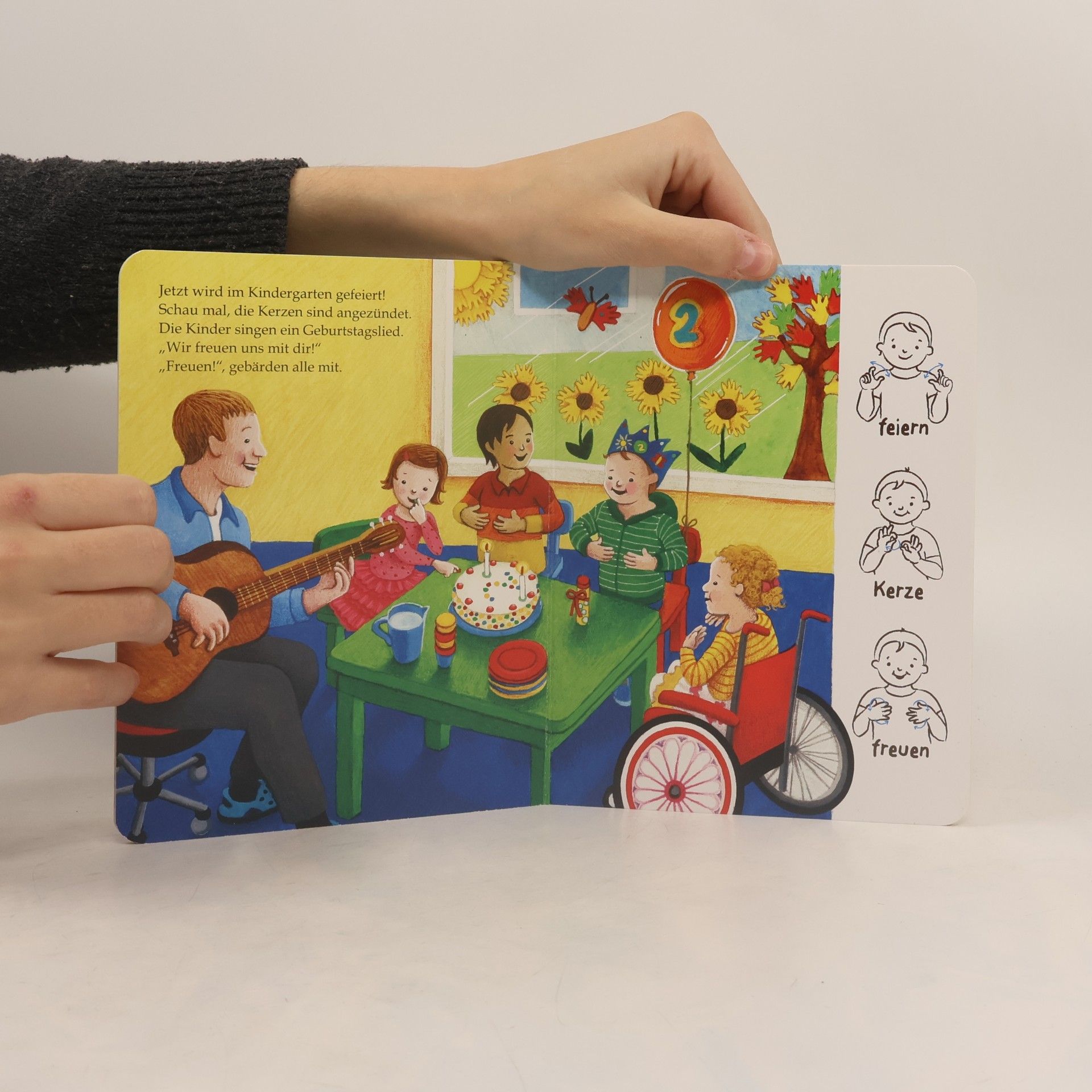 Birgit Butz Kommunikation mit Kindergebärden: Otto feiert Geburtstag