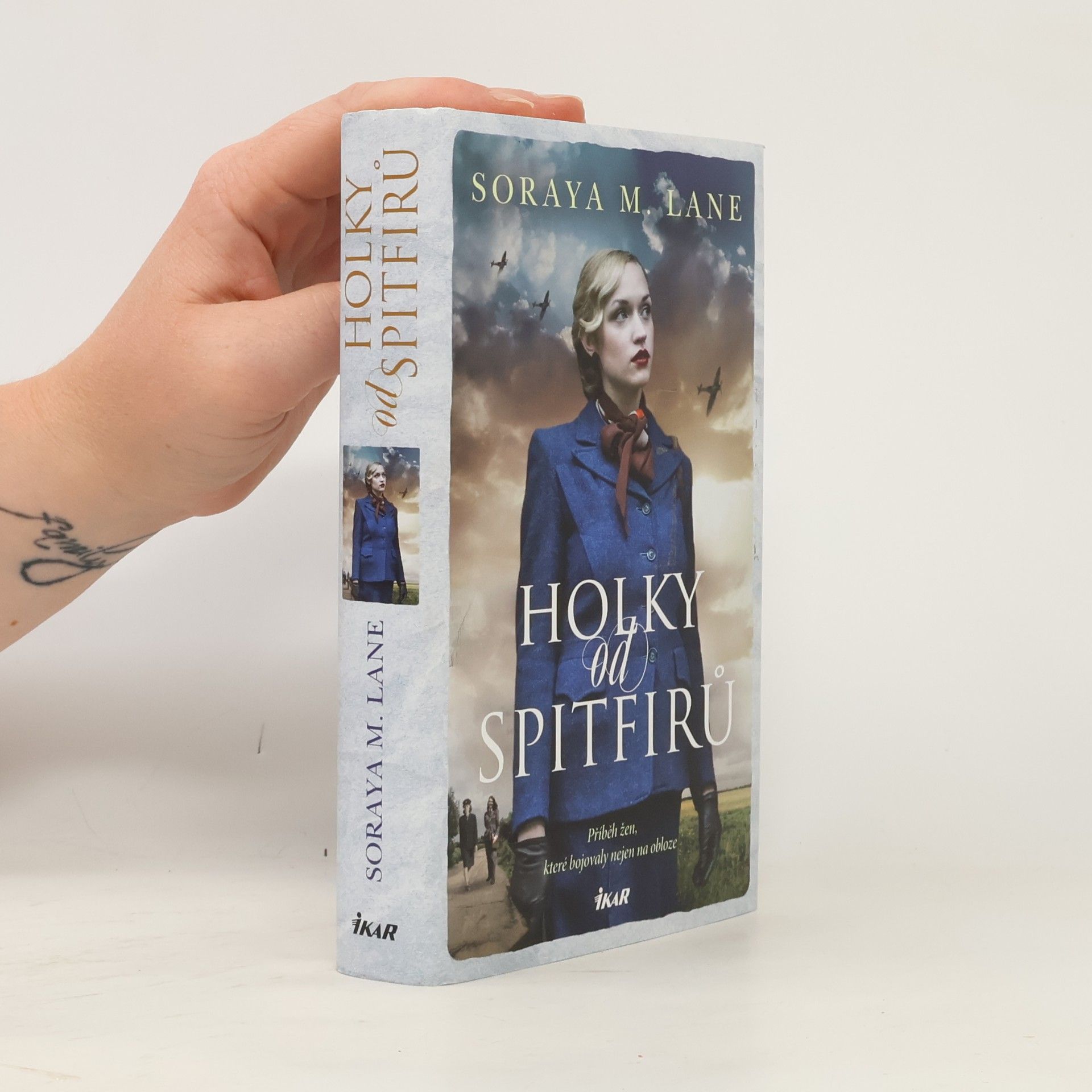 Soraya M. Lane Holky od Spitfirů