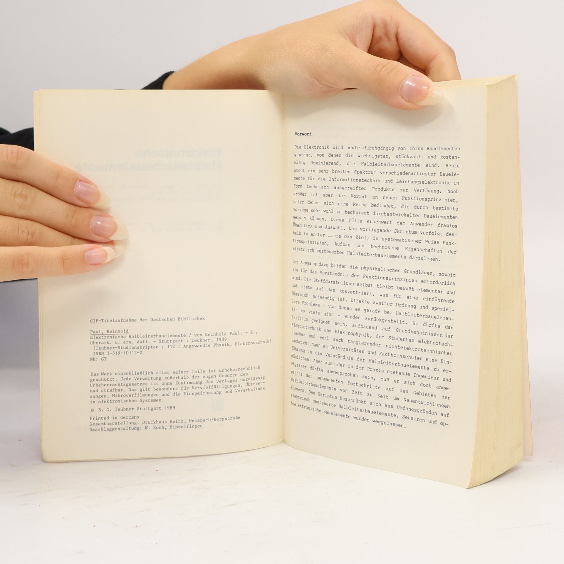 Paul Reinhold Teubner Studienkripten - 112: Elektronische Halbleiterbauelemente