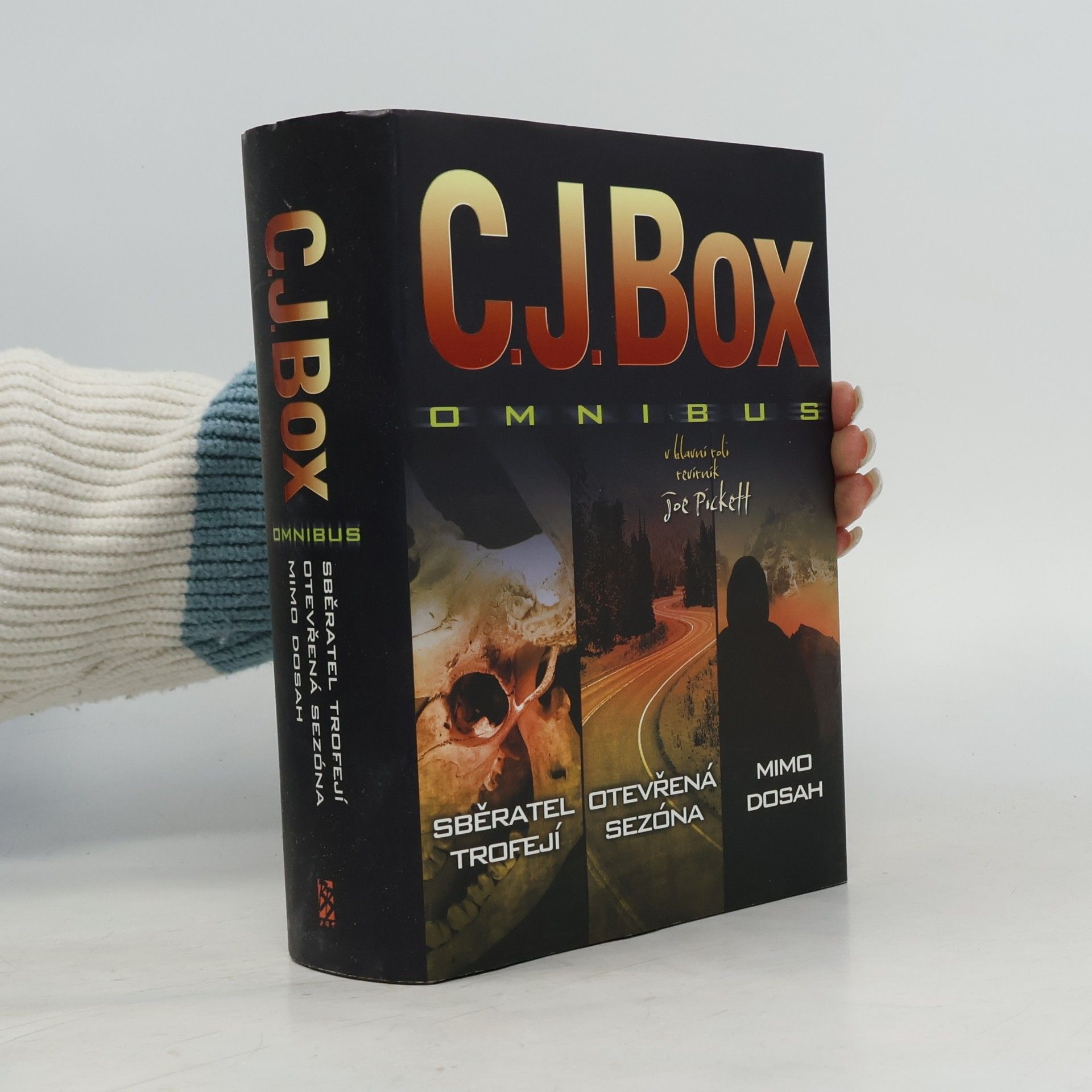 C. J. Box C.J. Box Omnibus: Sběratel trofejí. Otevřená sezóna. Mimo dosah. (3 knihy v 1 svazku)