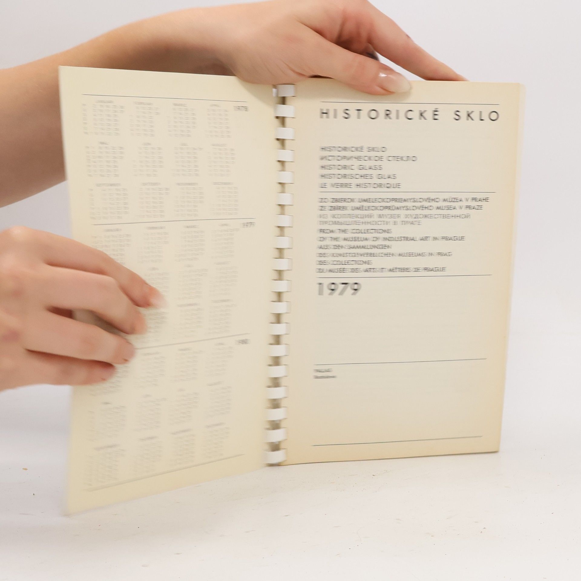 kolektiv Historické sklo zo zbierok umelecko priemyslového muzea v prahe