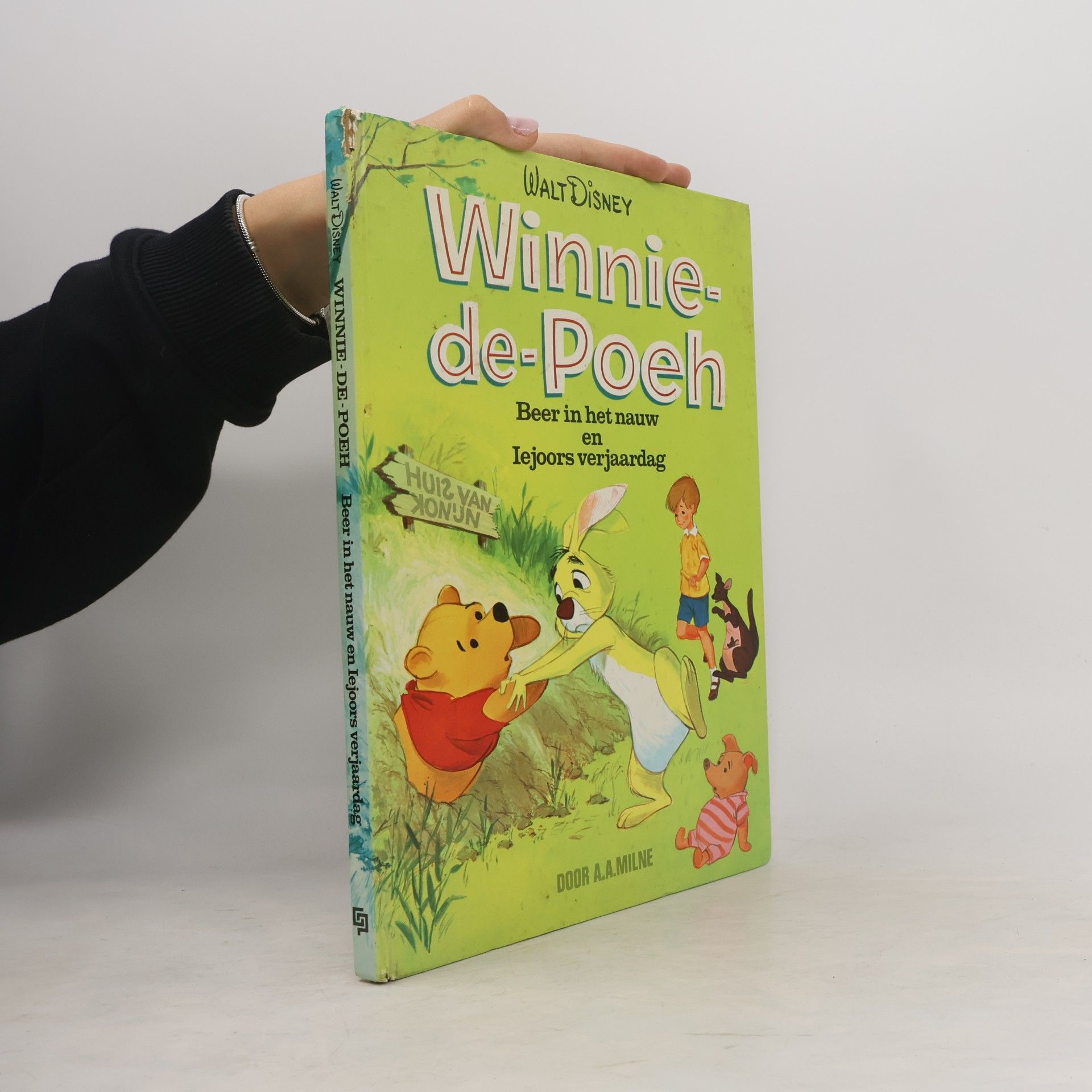 Walt Disney Winnie-de-Poeh. Beer in het nauw en Iejoors verjaardag