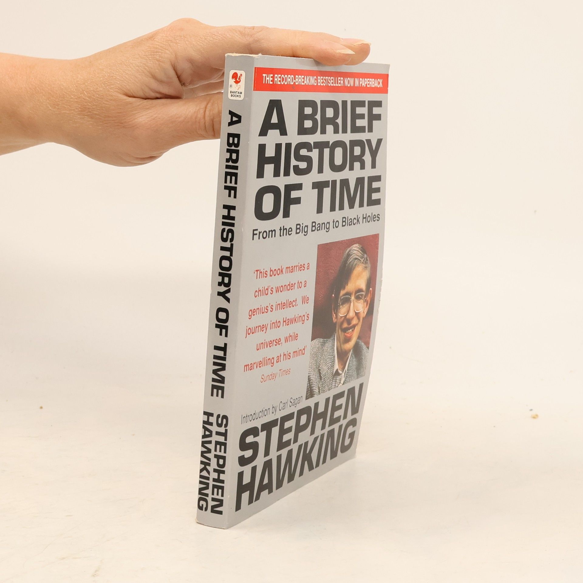 Stephen Hawking A brief history of time : from the big bang to black holes
