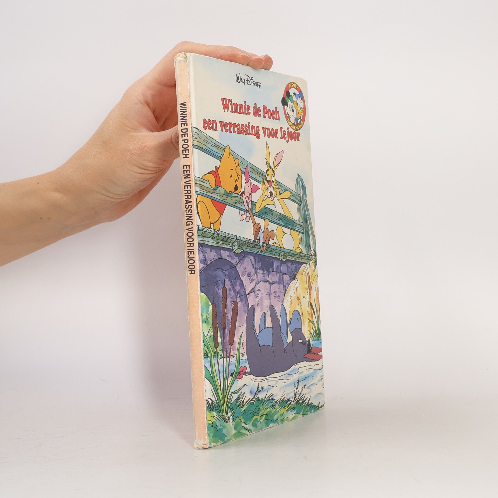 Walt Disney Walt Disney boekenclub - 72: Winnie de Poeh: een verrassing voor Iejoor