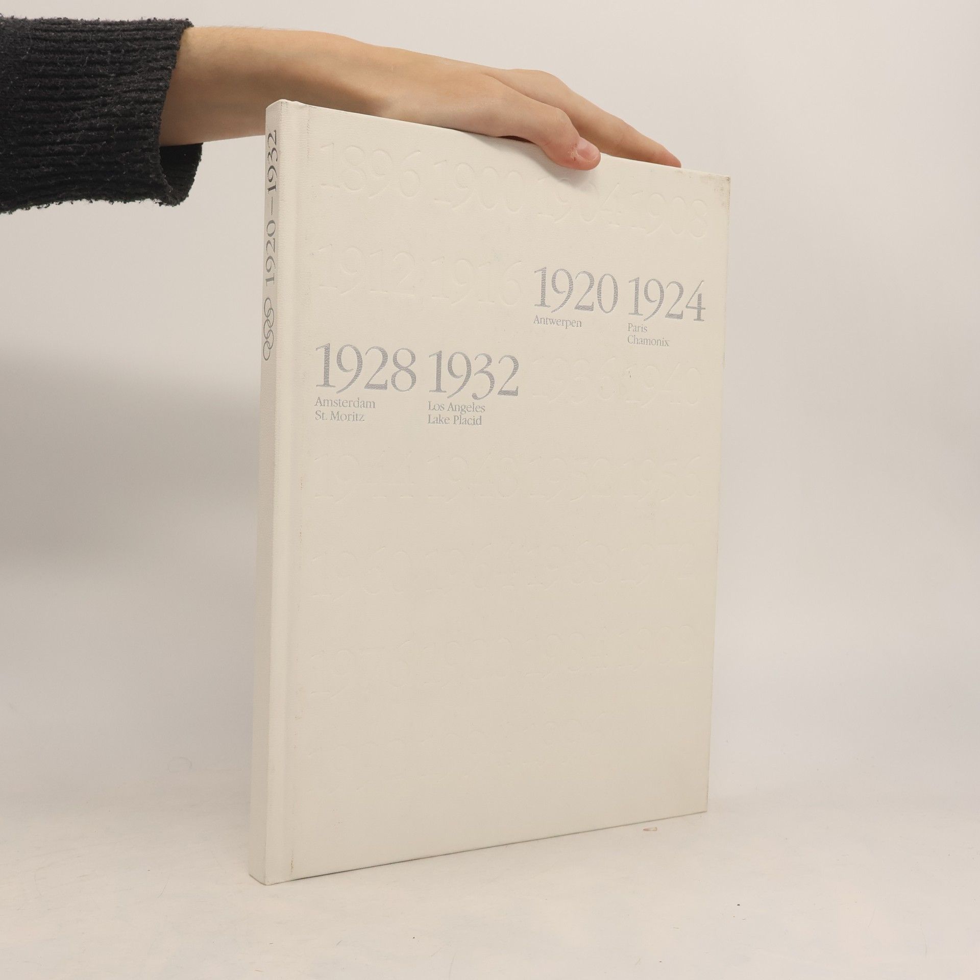 Willi Ph. Knecht 100 Years of the Olympic Games of Modern Times. 1920-1932