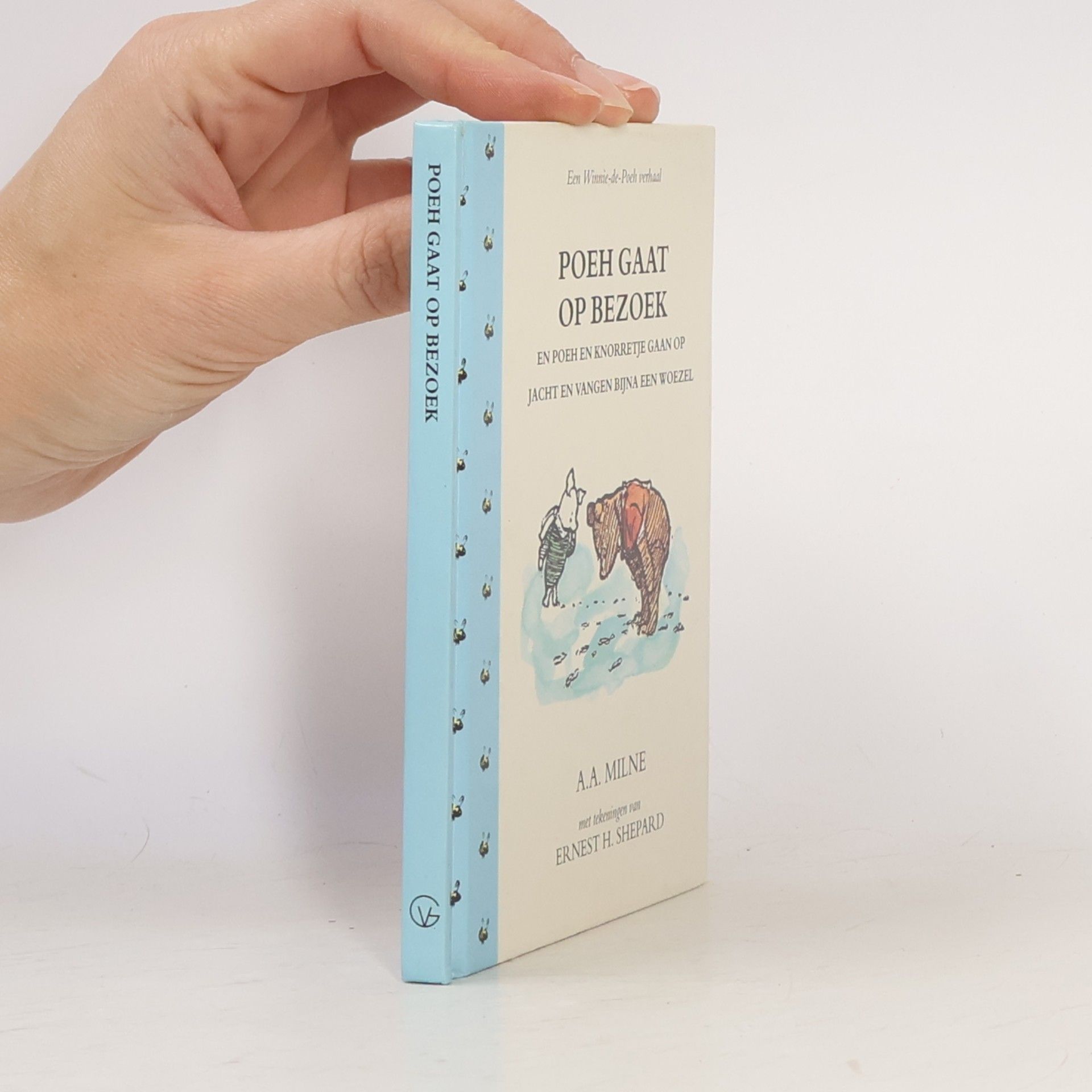 Een Winnie-de-Poeh verhaal: Poeh gaat op bezoek en Poeh en Knorretje gaan op jacht en vangen bijna een Woezel