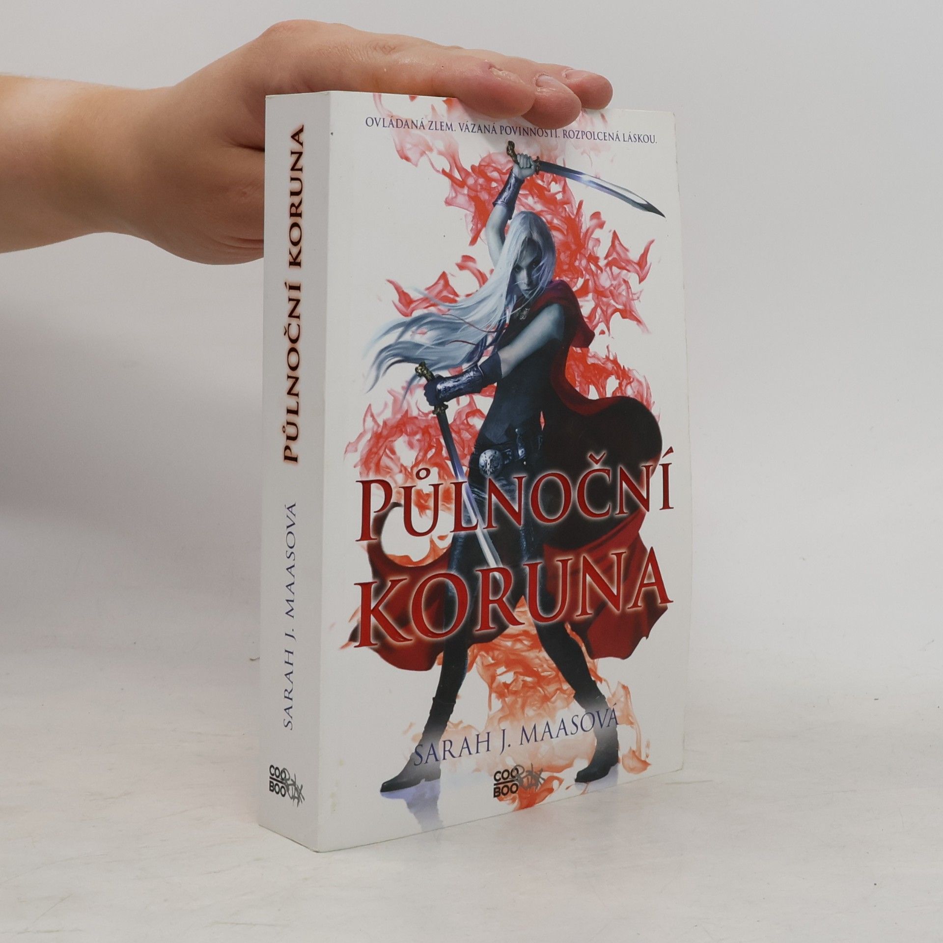 Sarah J. Maas Půlnoční koruna