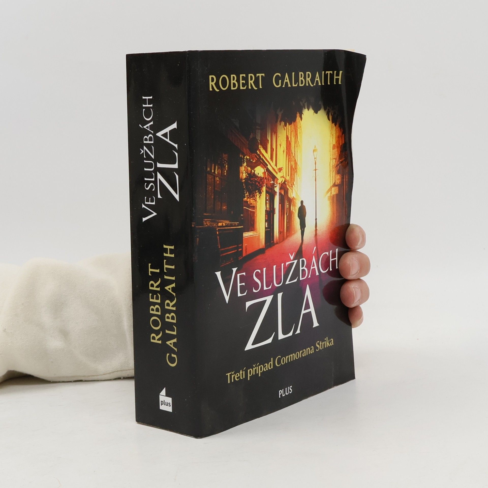 Joanne K. Rowlingová Ve službách zla