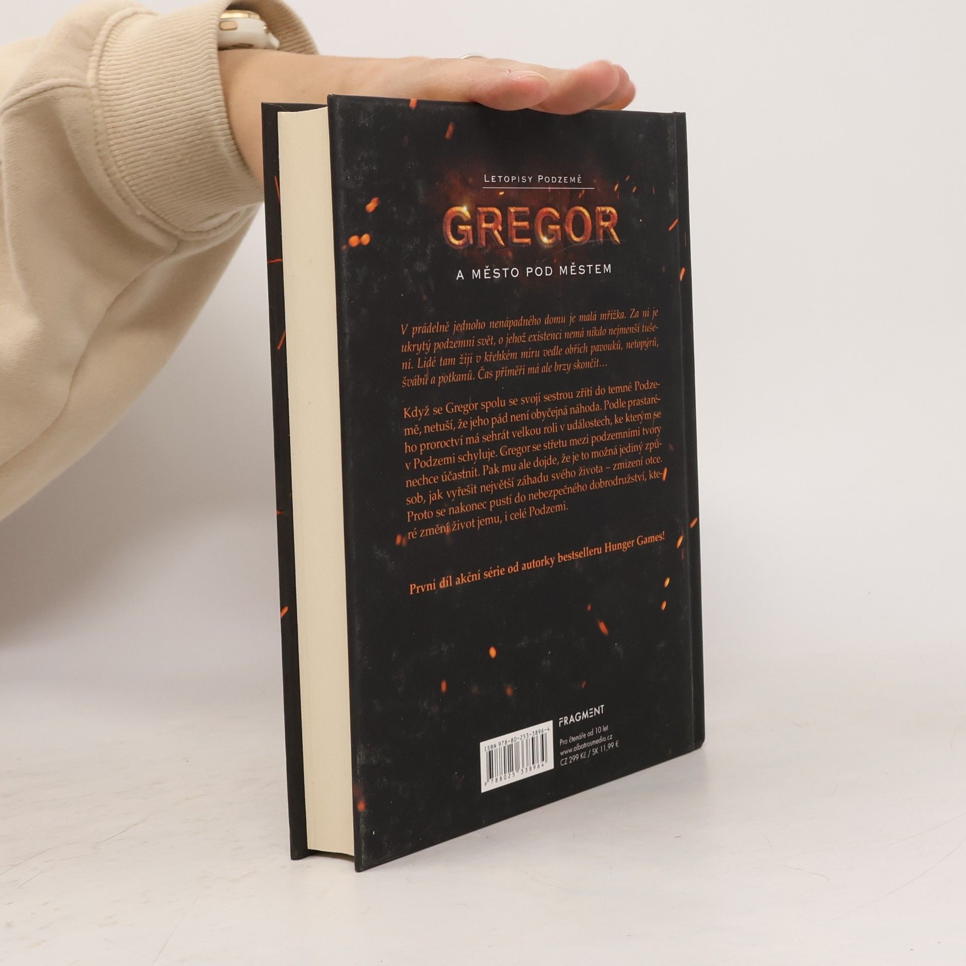 Suzanne Collins Letopisy Podzemě. Gregor a město pod městem