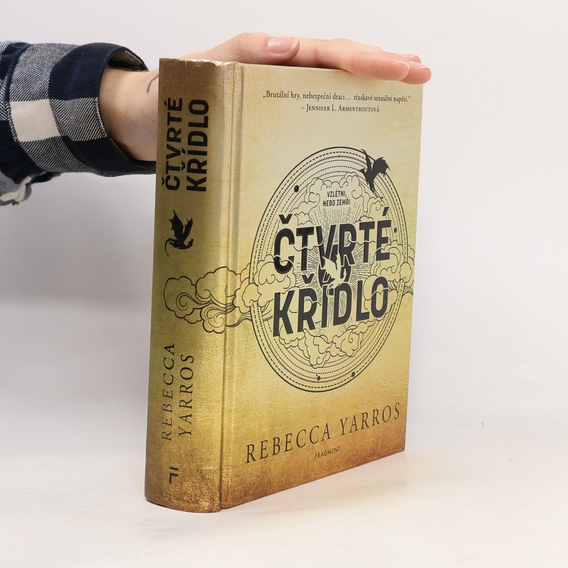 Rebecca Yarros Čtvrté křídlo