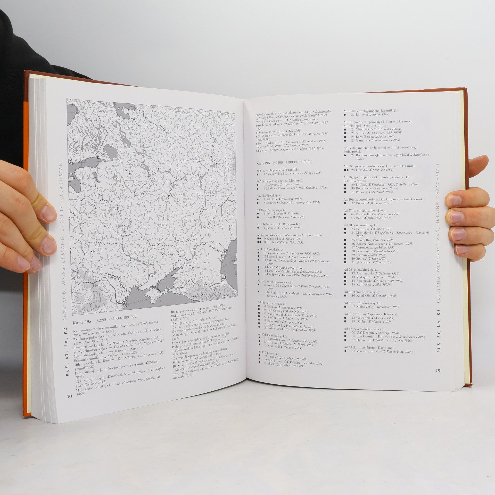 Univerzita Karlova Archeologický atlas pravěké Evropy [1] = Archaeological atlas of prehistoric Europe = Atlas archéologique de l'Europe prehistorique = Atlas zur prähistorischen Archäologie Europas
