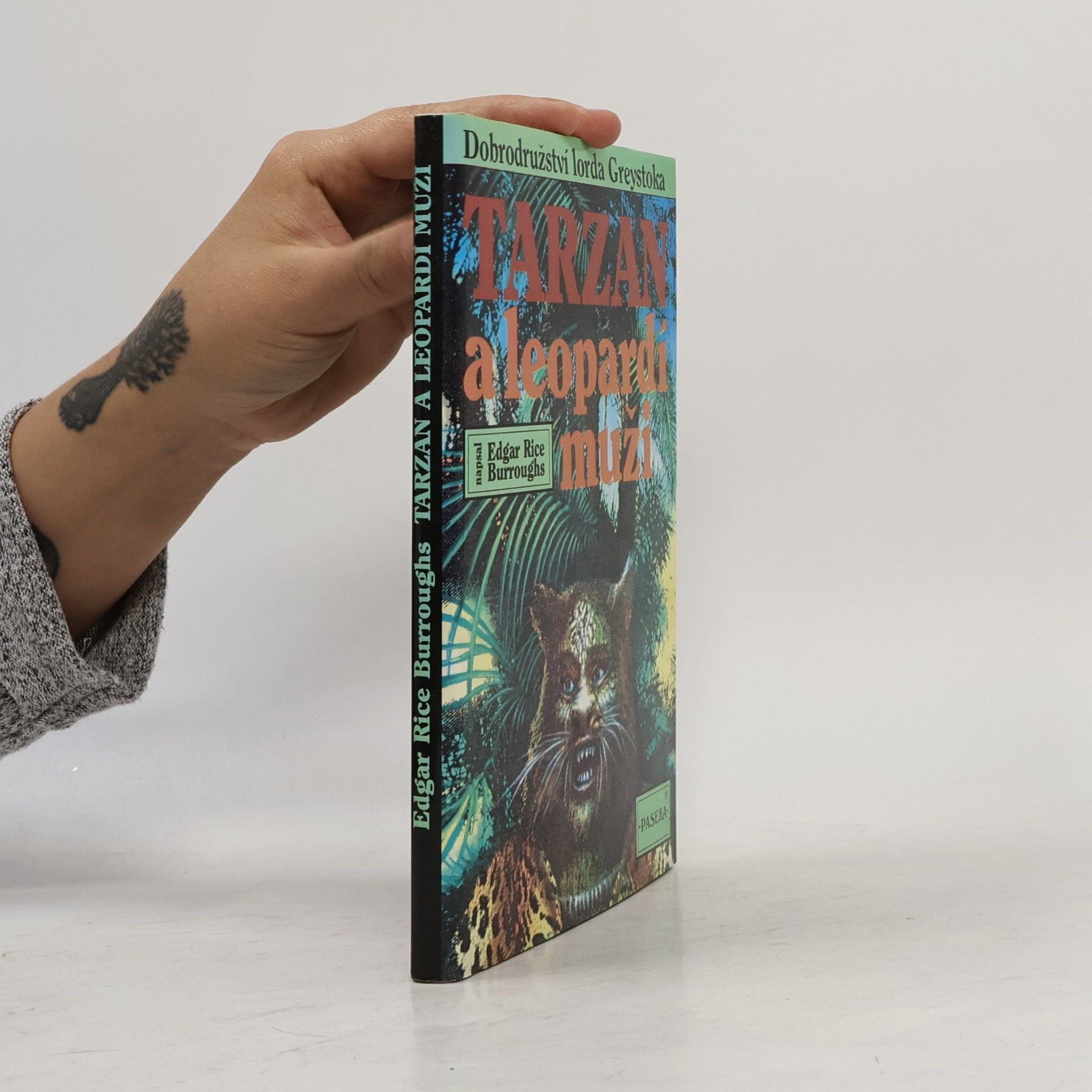 Edgar Rice Burrroughs Tarzan a leopardí muži