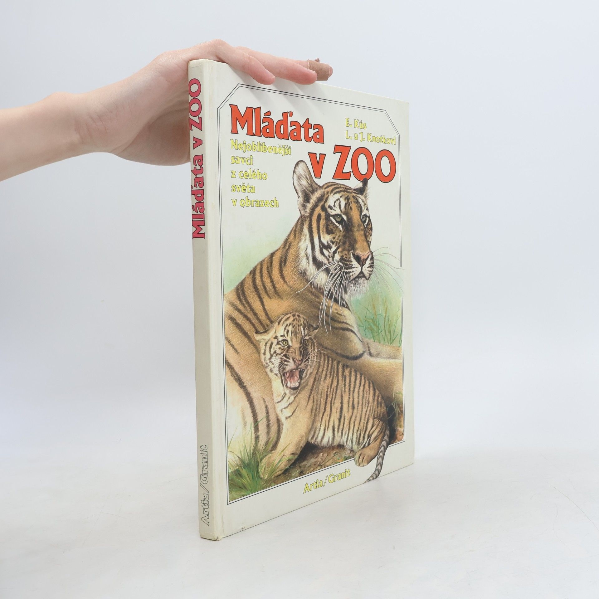 Evžen Kůs Mláďata v zoo : nejoblíbenější savci z celého světa v obrazech