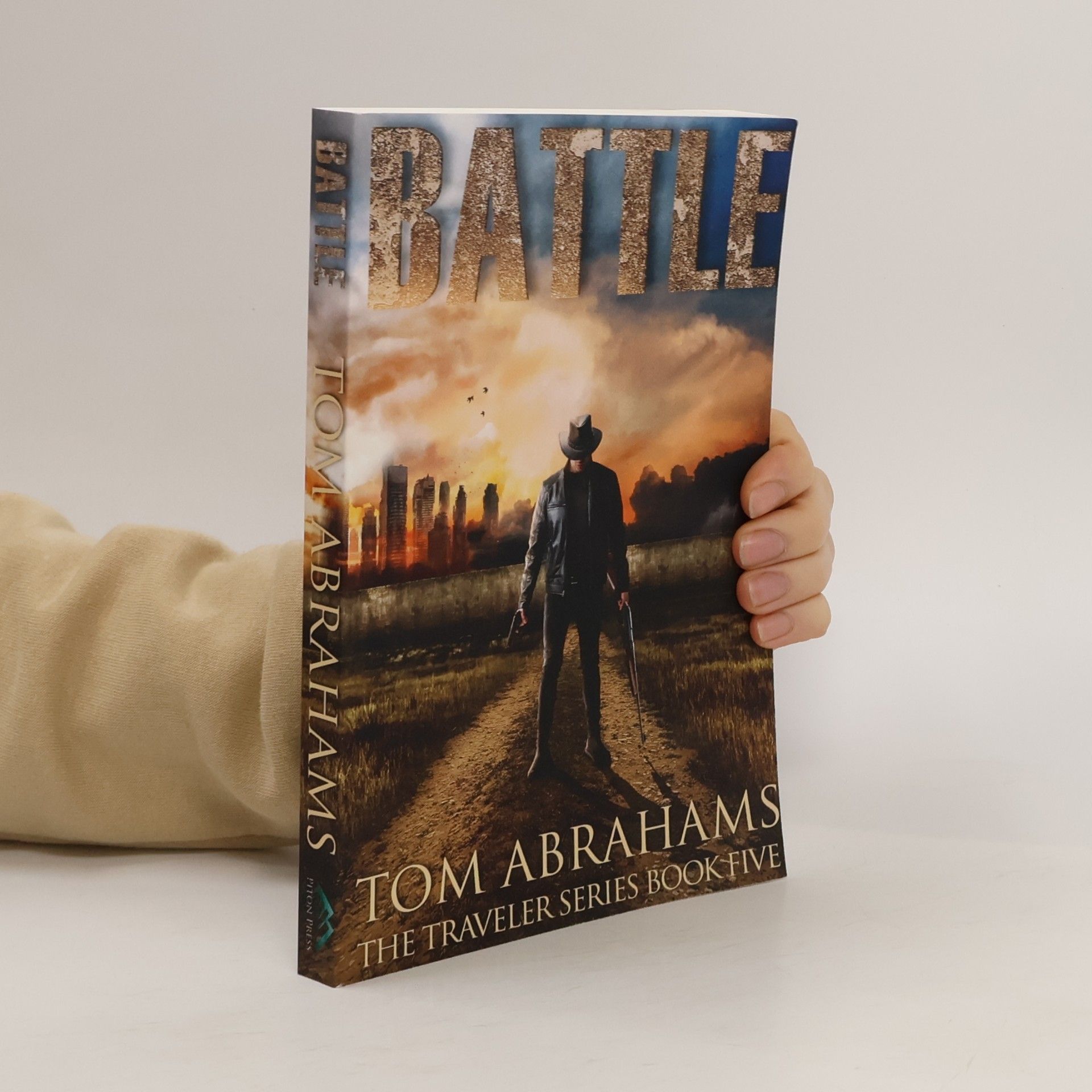 The Traveler Series - 5: Battle