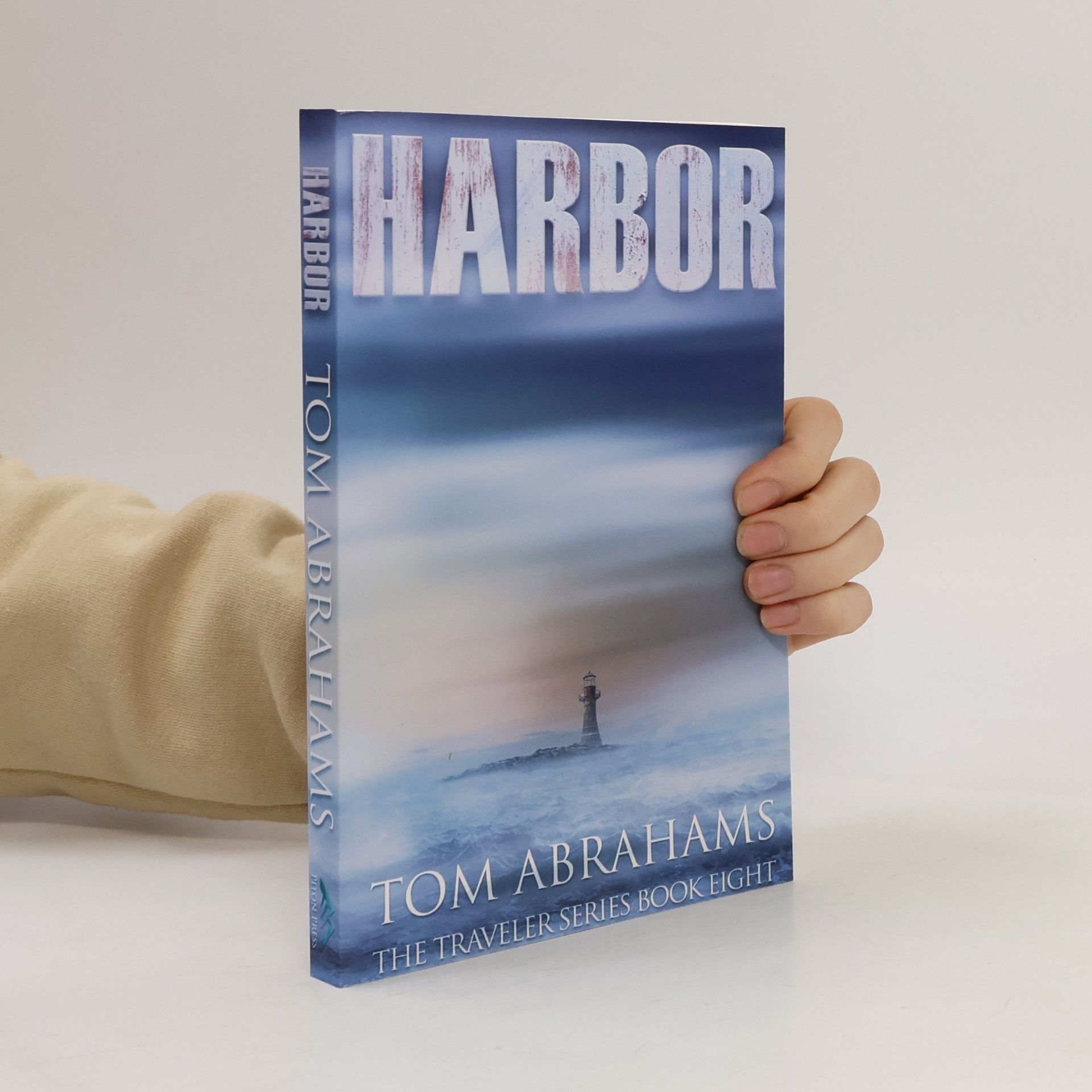 The Traveler Series - 8: Harbor
