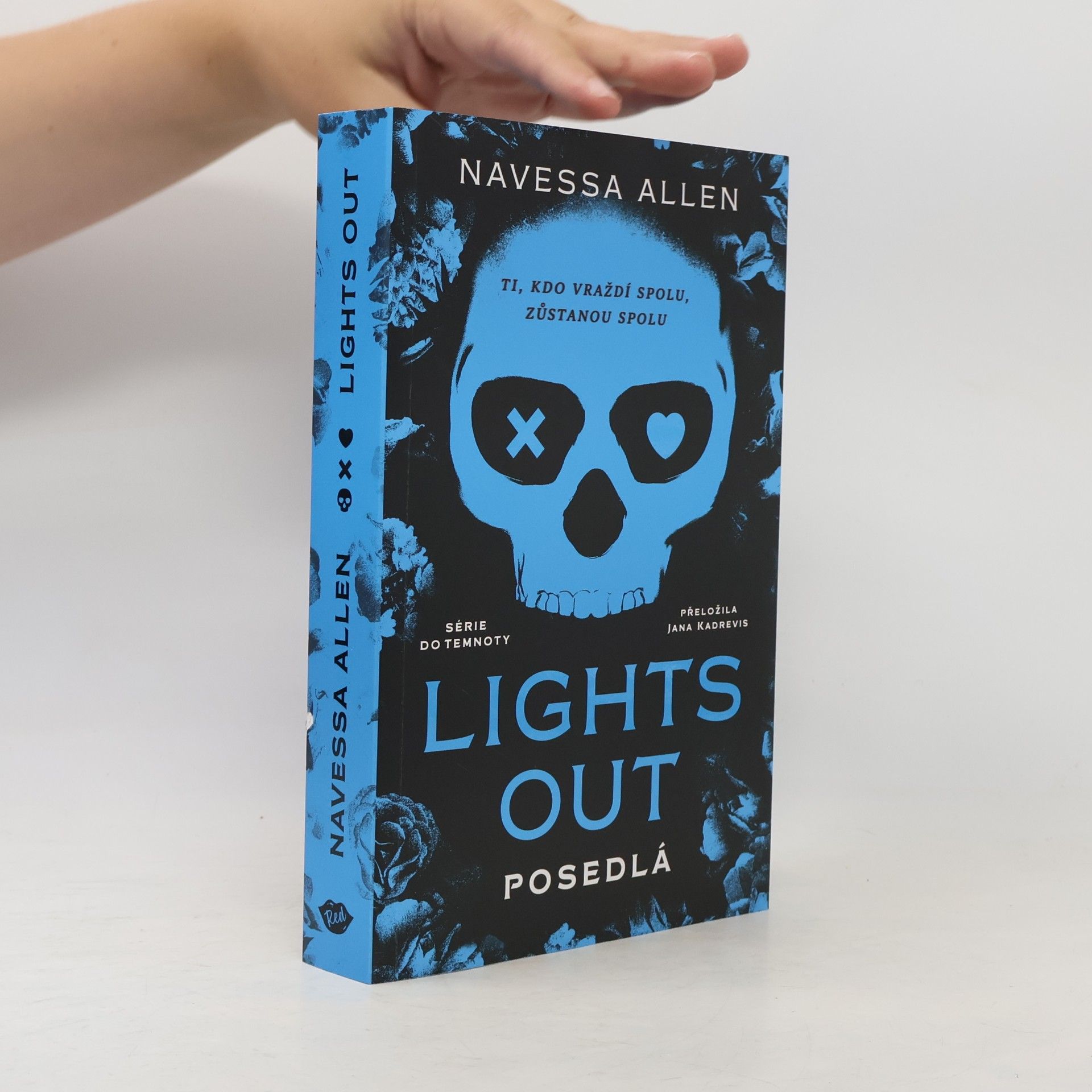 Navessa Allen Lights Out. Posedlá