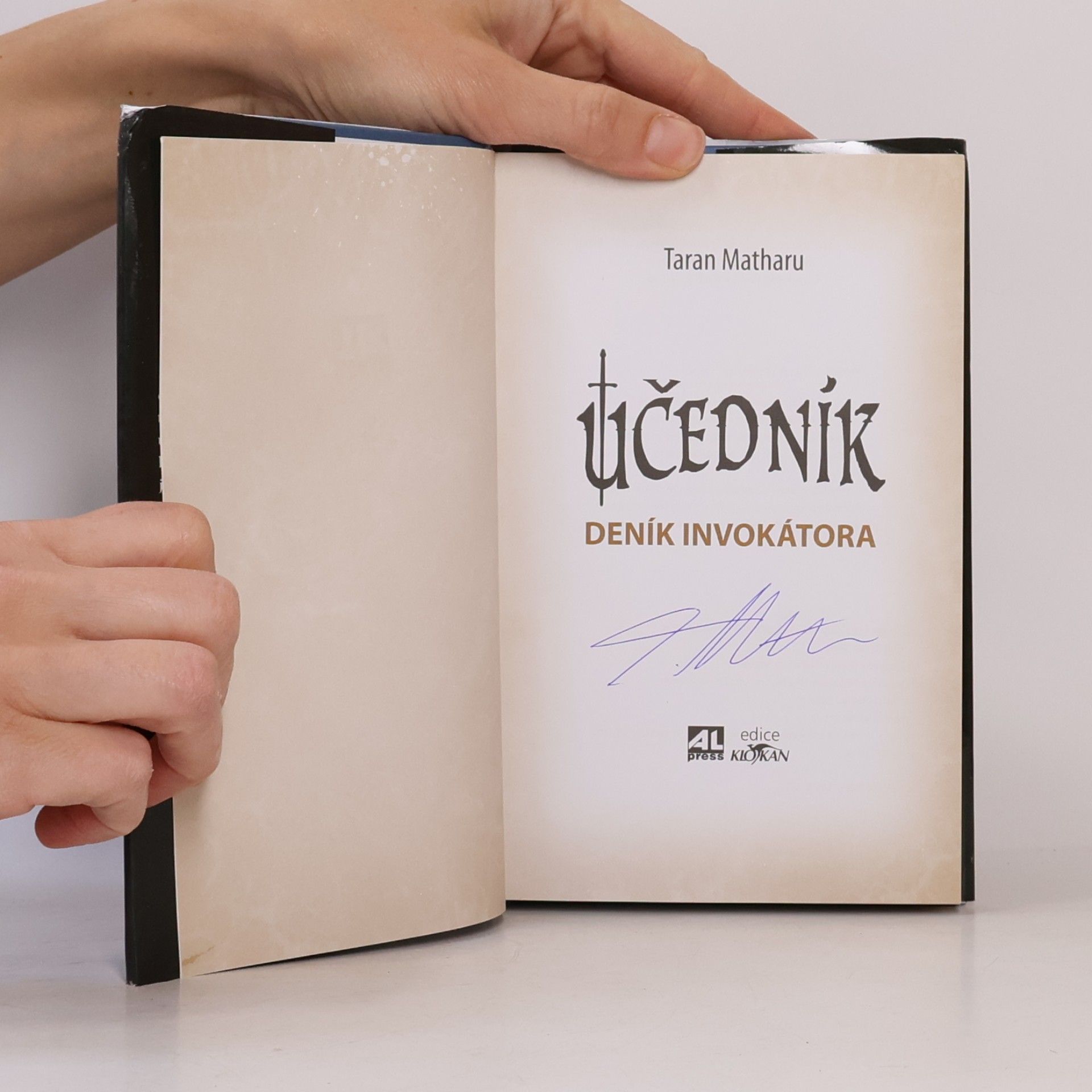 Taran Matharu Učedník. Deník invokátora