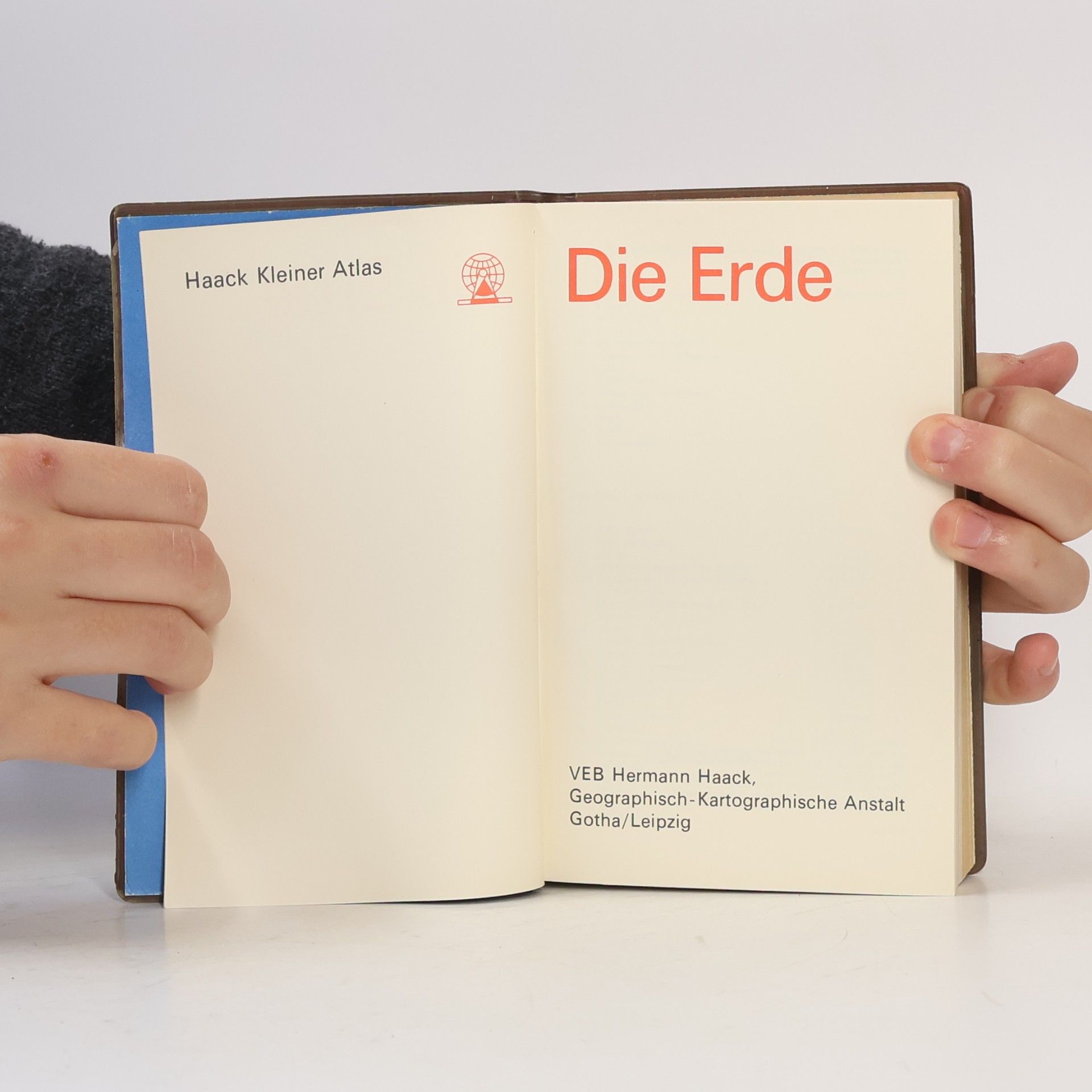 kolektiv Die Erde. Haack kleiner atlas