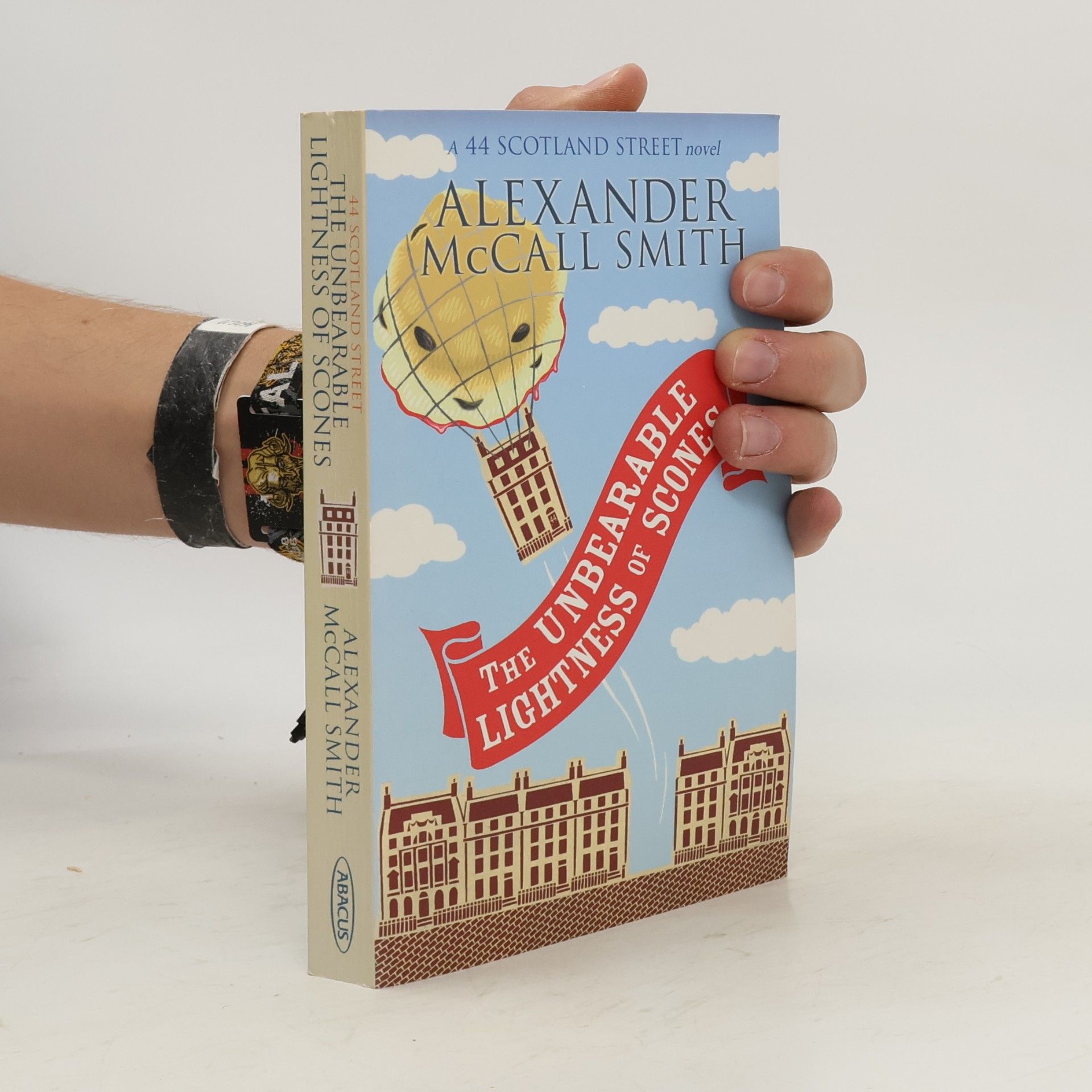 Alexander McCall Smith The unbearable lightness of scones