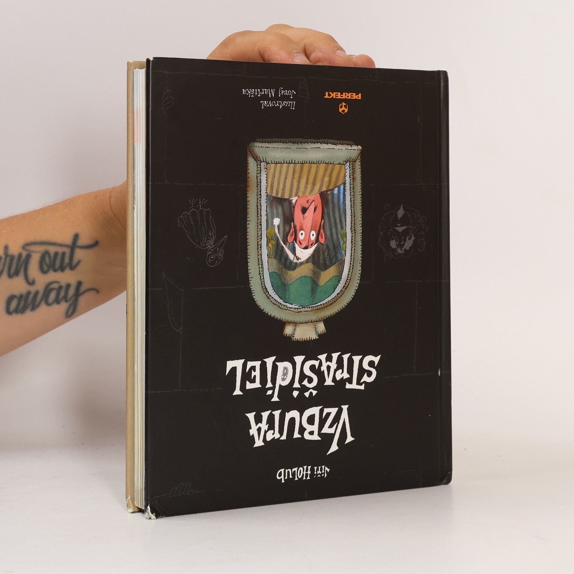 Jiří Holub Povesti a iné zvesti o hradoch a zámkoch / Vzbura strašidiel