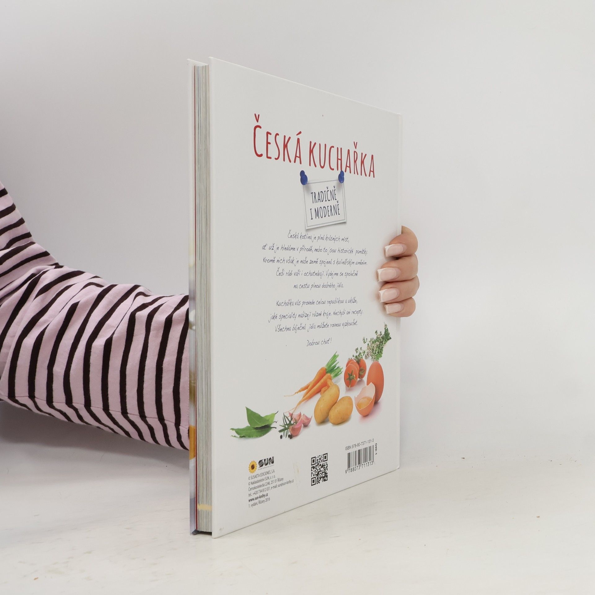 Various authors Česká kuchařka - tradičně i moderně