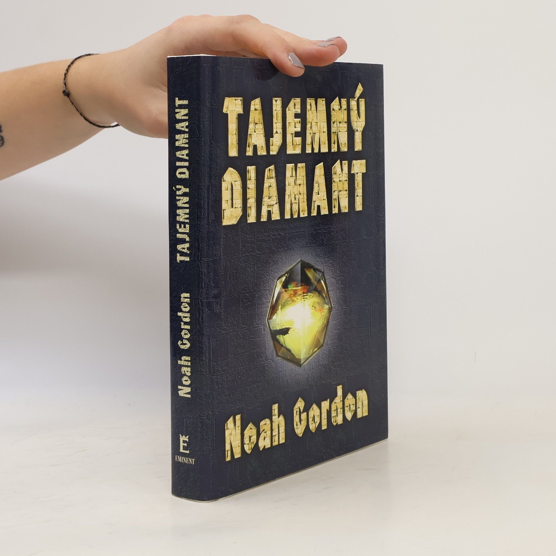Noah Gordon Tajemný diamant