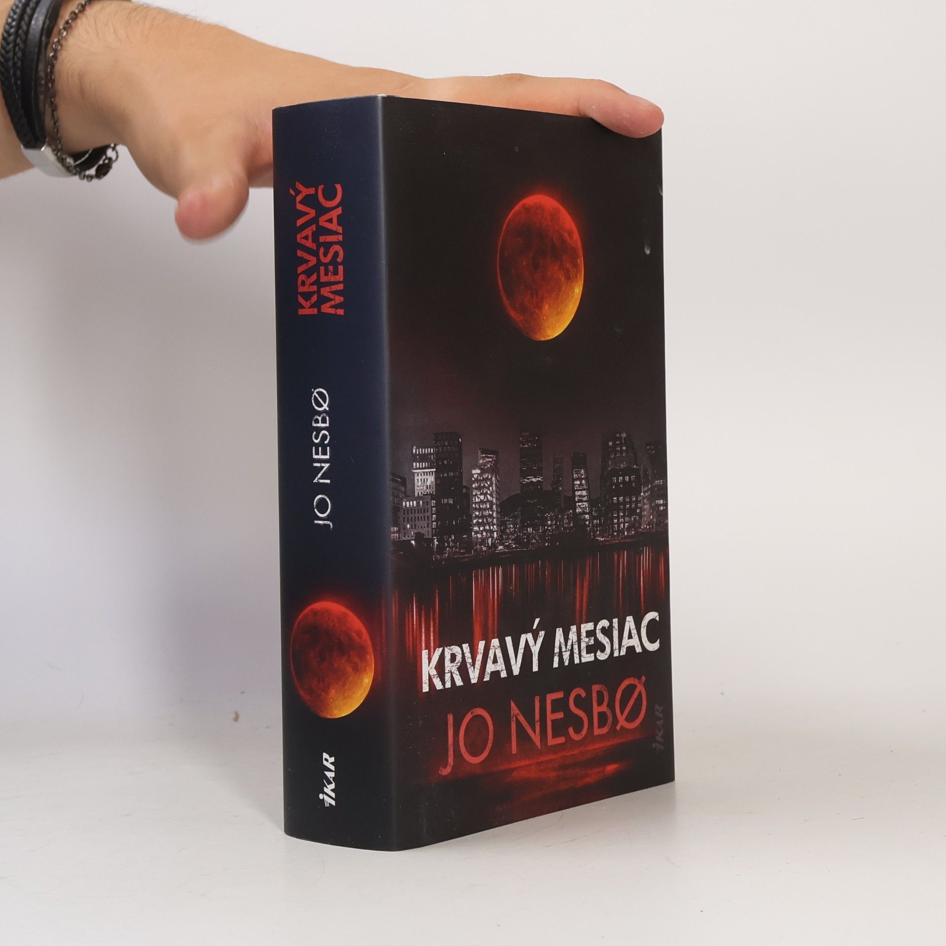 Jo Nesbø Krvavý mesiac