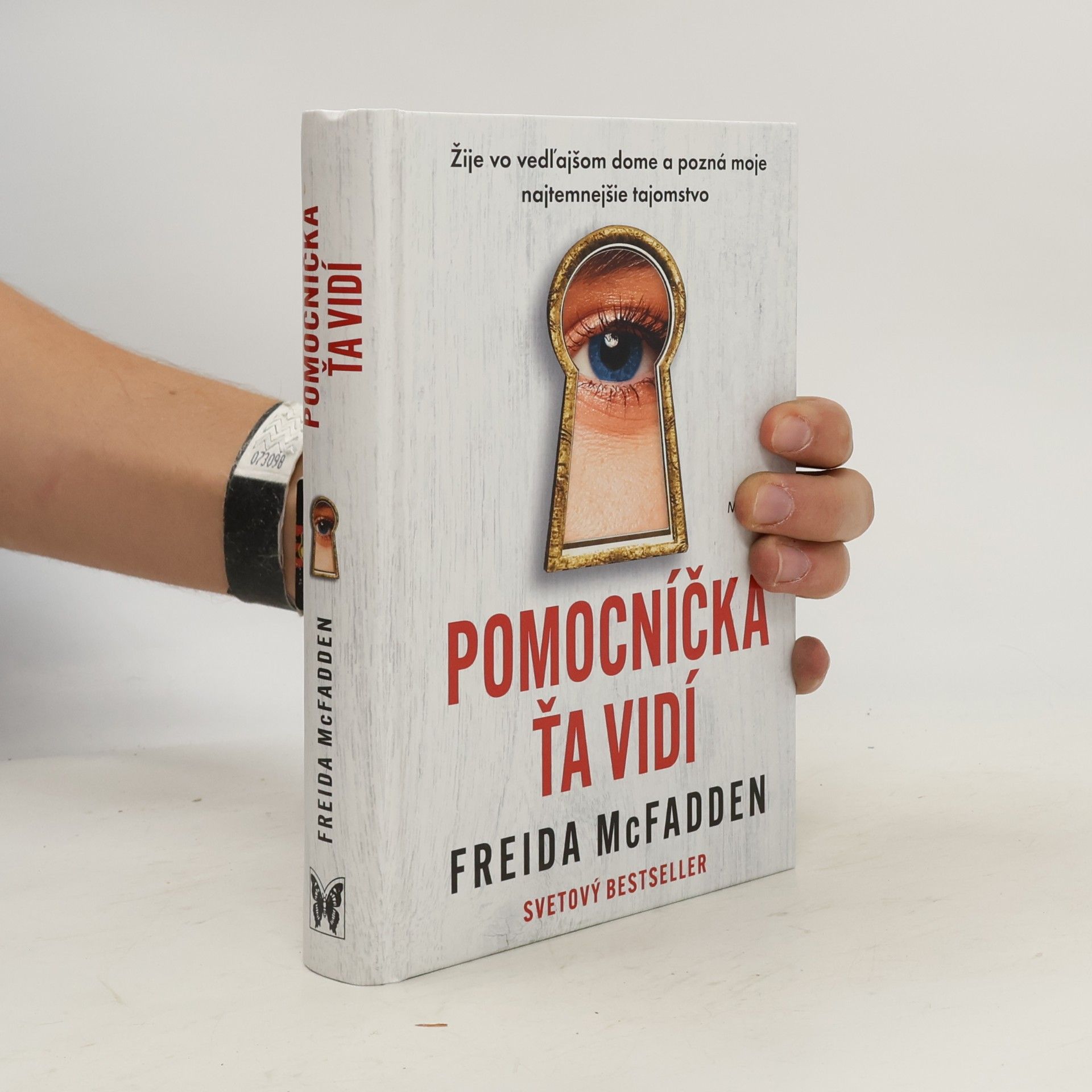 Freida McFadden Pomocníčka ťa vidí