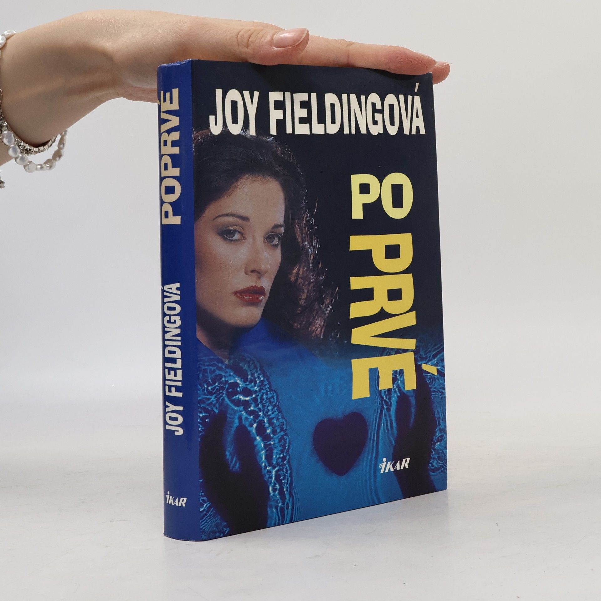 Joy Fielding Poprvé