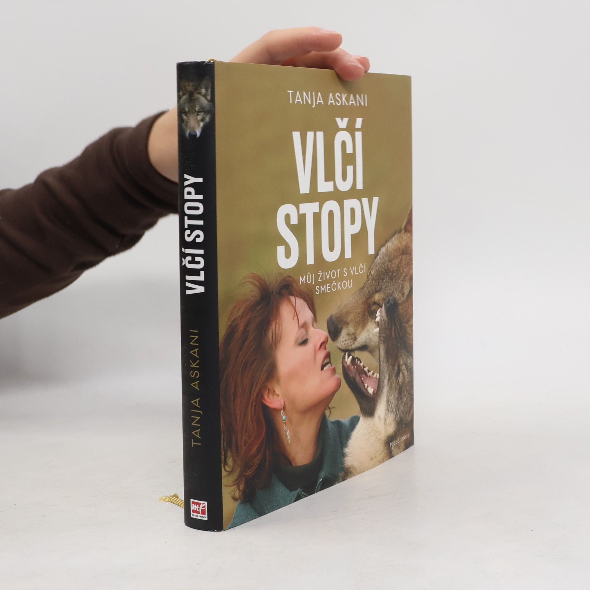 Monika Zelinová Vlčí stopy: Můj život s vlčí smečkou